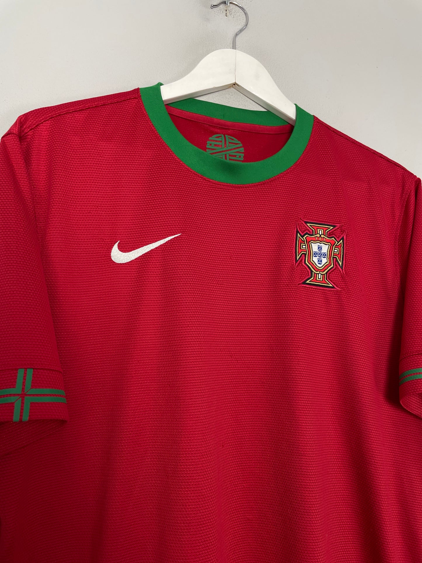 2012/13 PORTUGAL HOME SHIRT (L) NIKE