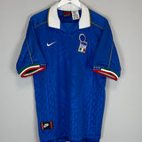 Shop 1995/96 ITALY #15 (BAGGIO) HOME SHIRT (L) NIKE, classic football shirts, vintage football shirts & retro soccer jerseys at Cult Kits