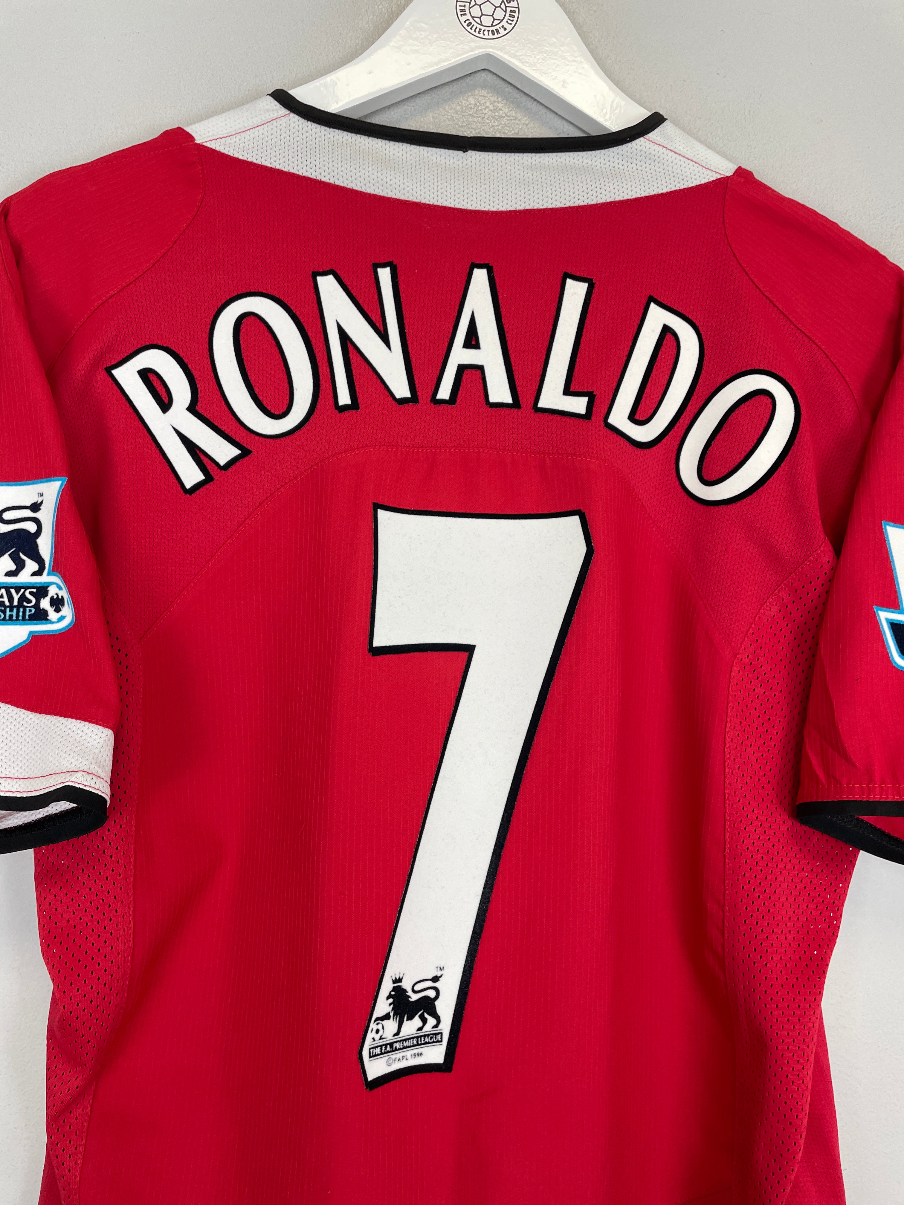 Shop 2004/05 MANCHESTER UNITED RONALDO #7 HOME SHIRT (M) NIKE, classic football shirts, vintage football shirts & retro soccer jerseys at Cult Kits