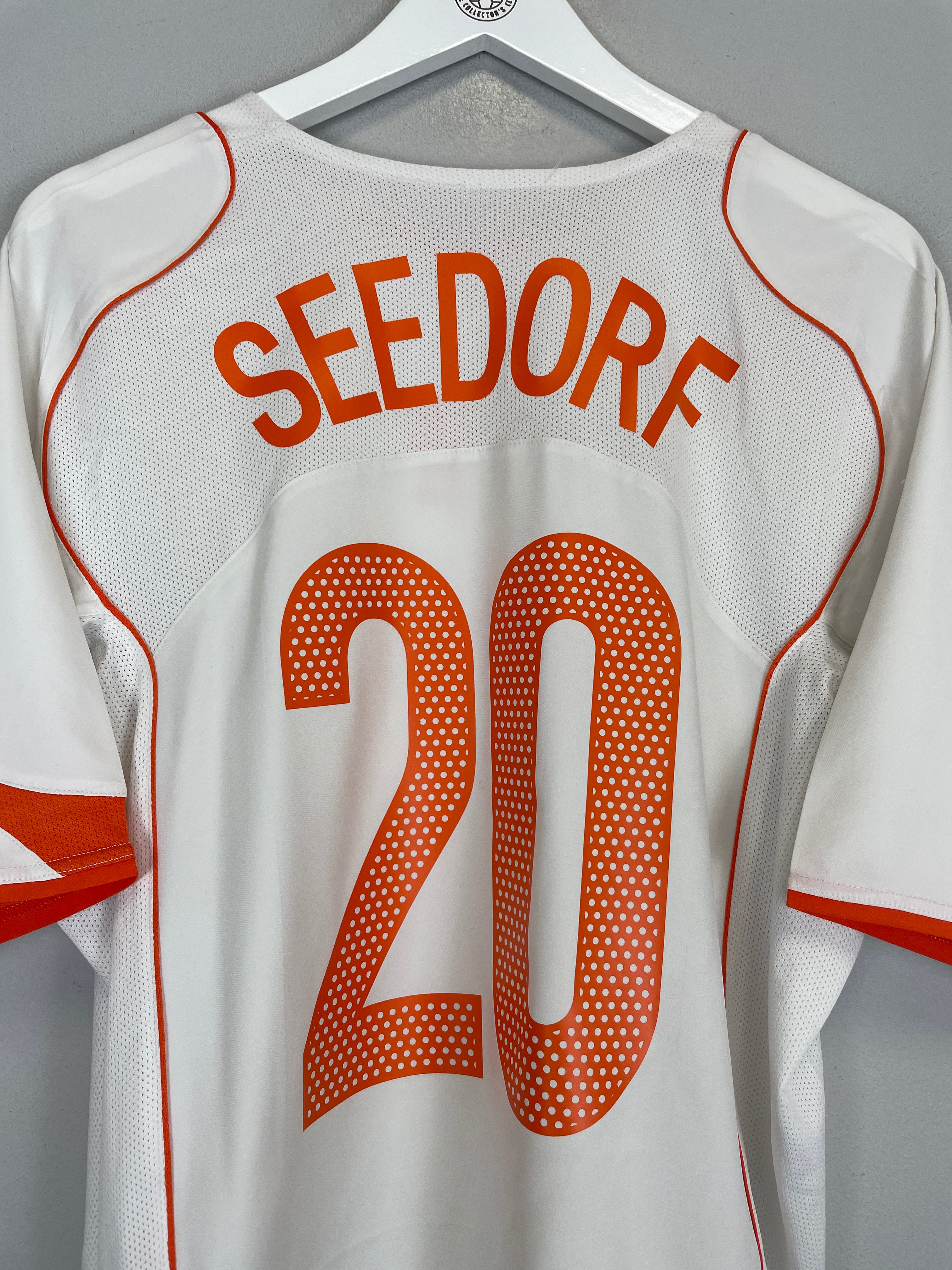 Shop 2004/06 NETHERLANDS SEEDORF #20 AWAY SHIRT (XL) NIKE, classic football shirts, vintage football shirts & retro soccer jerseys at Cult Kits
