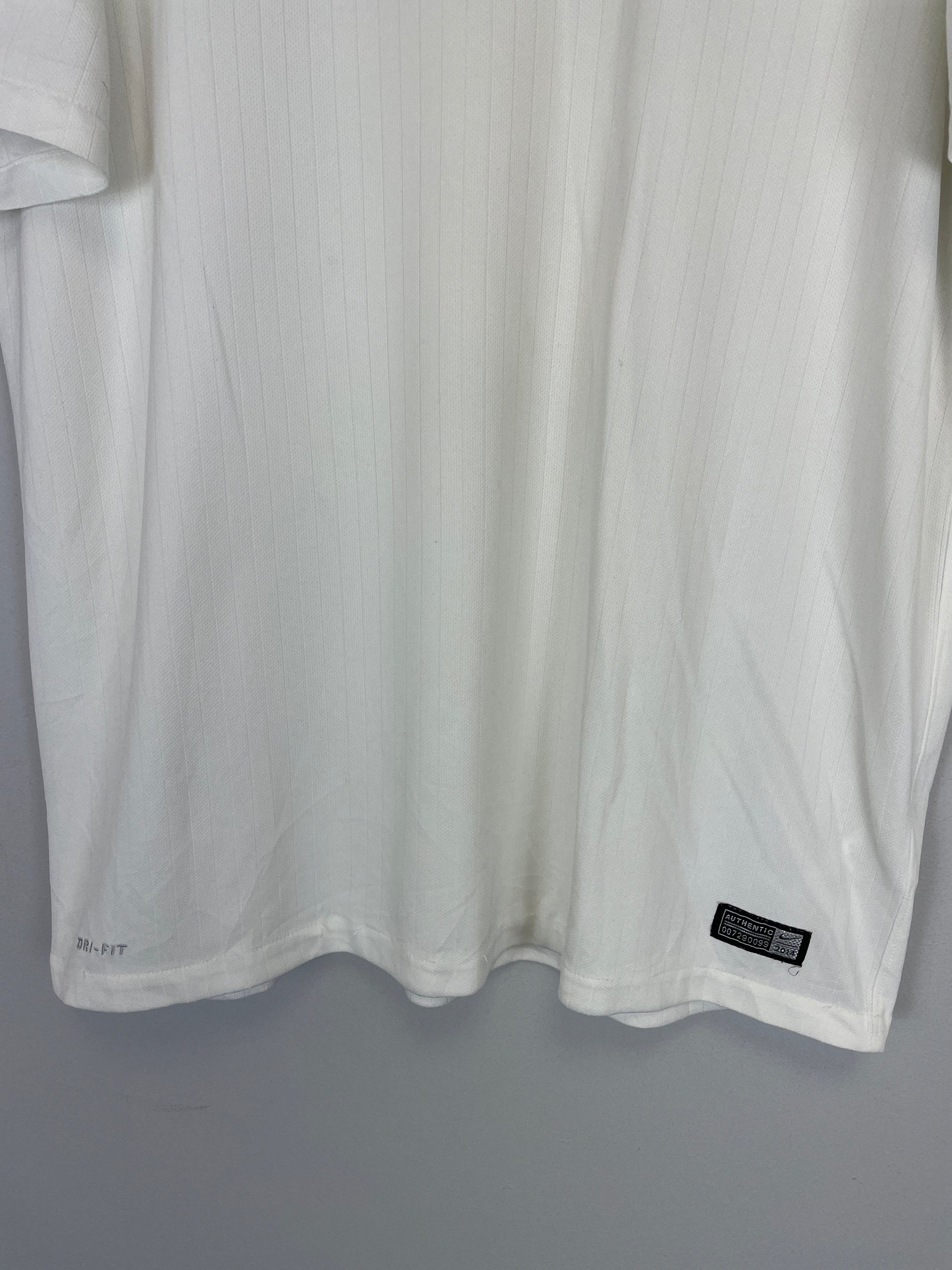Shop 2015/16 ENGLAND HOME SHIRT (XL) NIKE, classic football shirts, vintage football shirts & retro soccer jerseys at Cult Kits