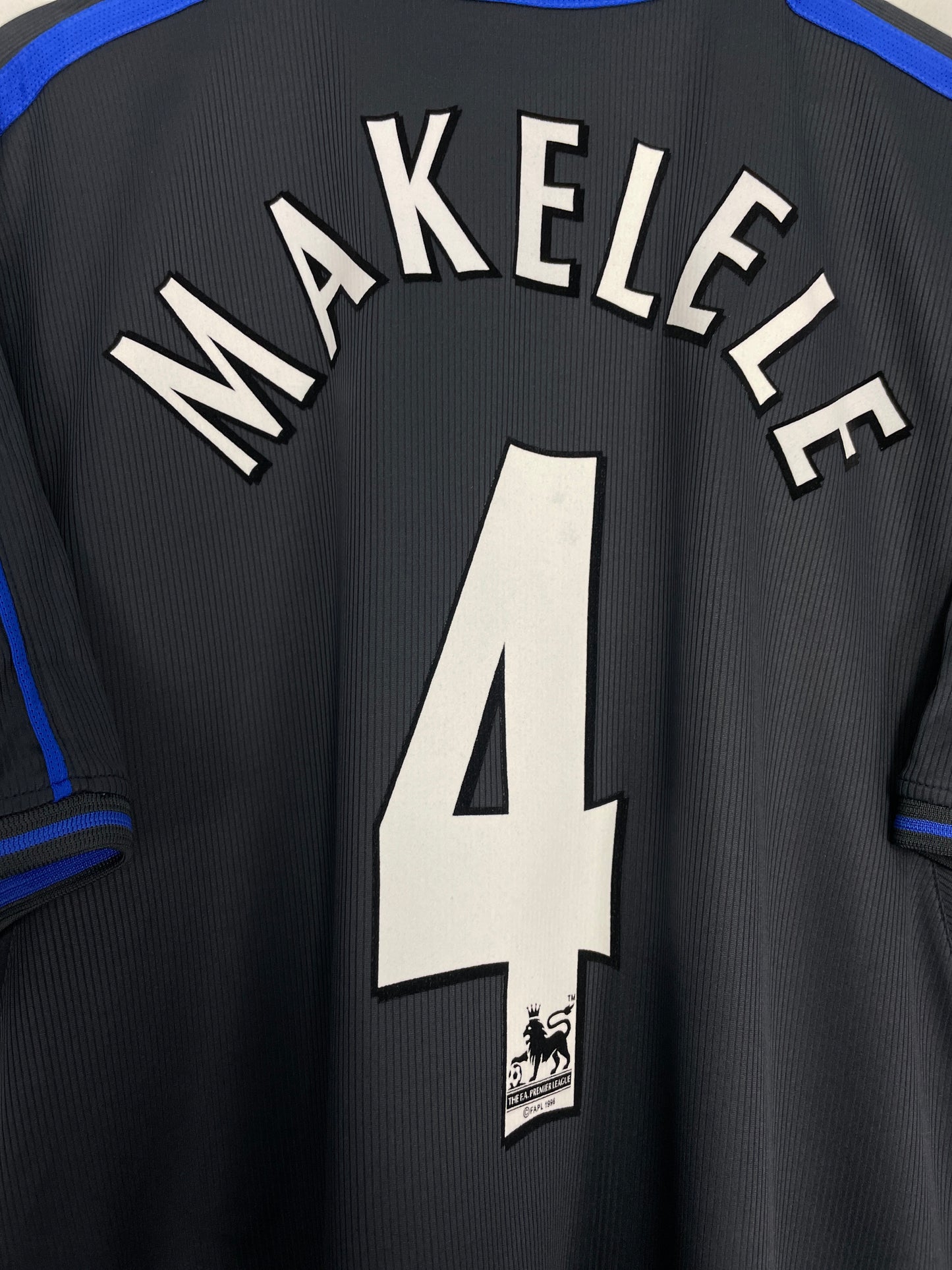 2002/04 CHELSEA MAKELELE #4 AWAY SHIRT (XXL) UMBRO