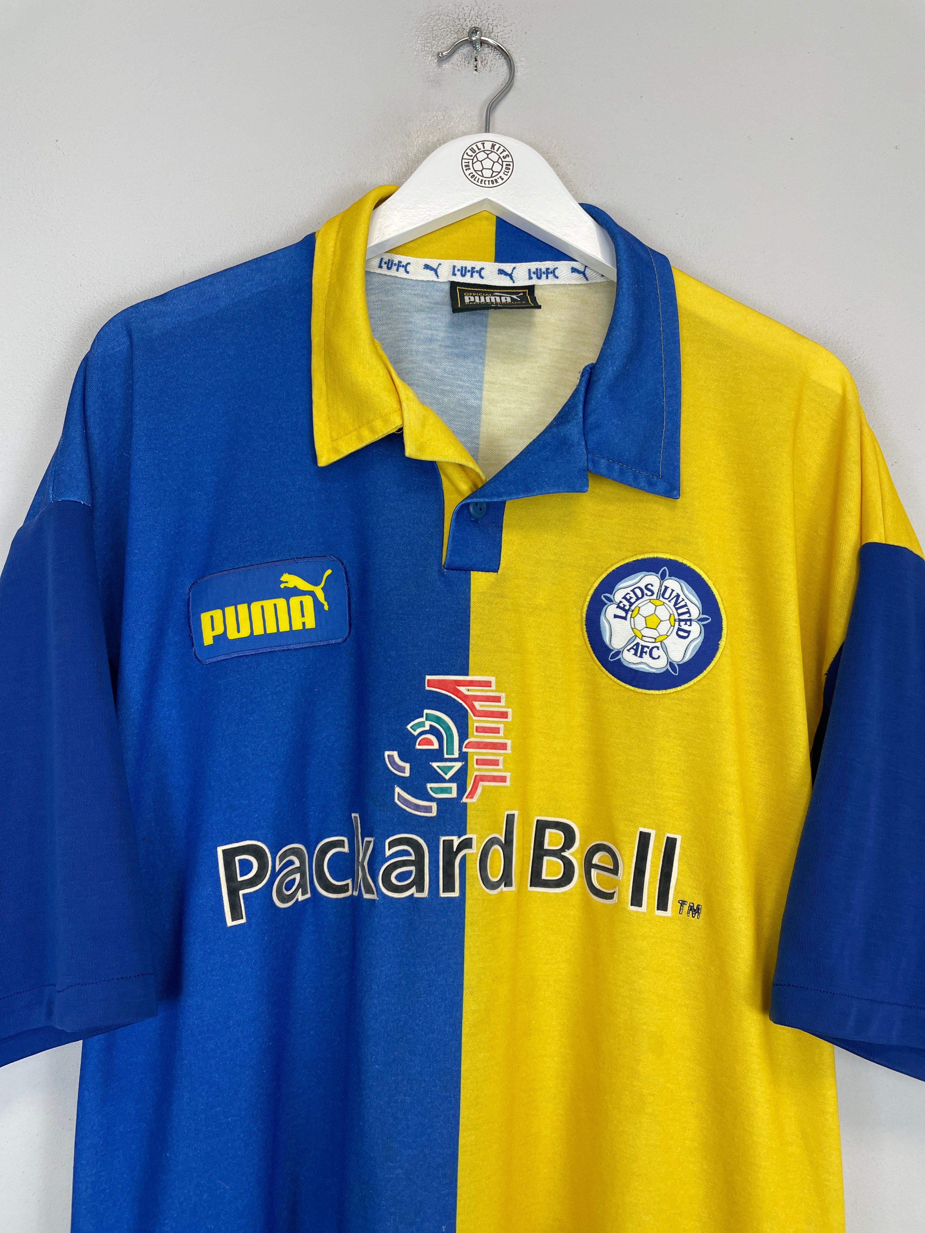 Shop 1997/99 LEEDS UNITED AWAY SHIRT (XL) PUMA, classic football shirts, vintage football shirts & retro soccer jerseys at Cult Kits