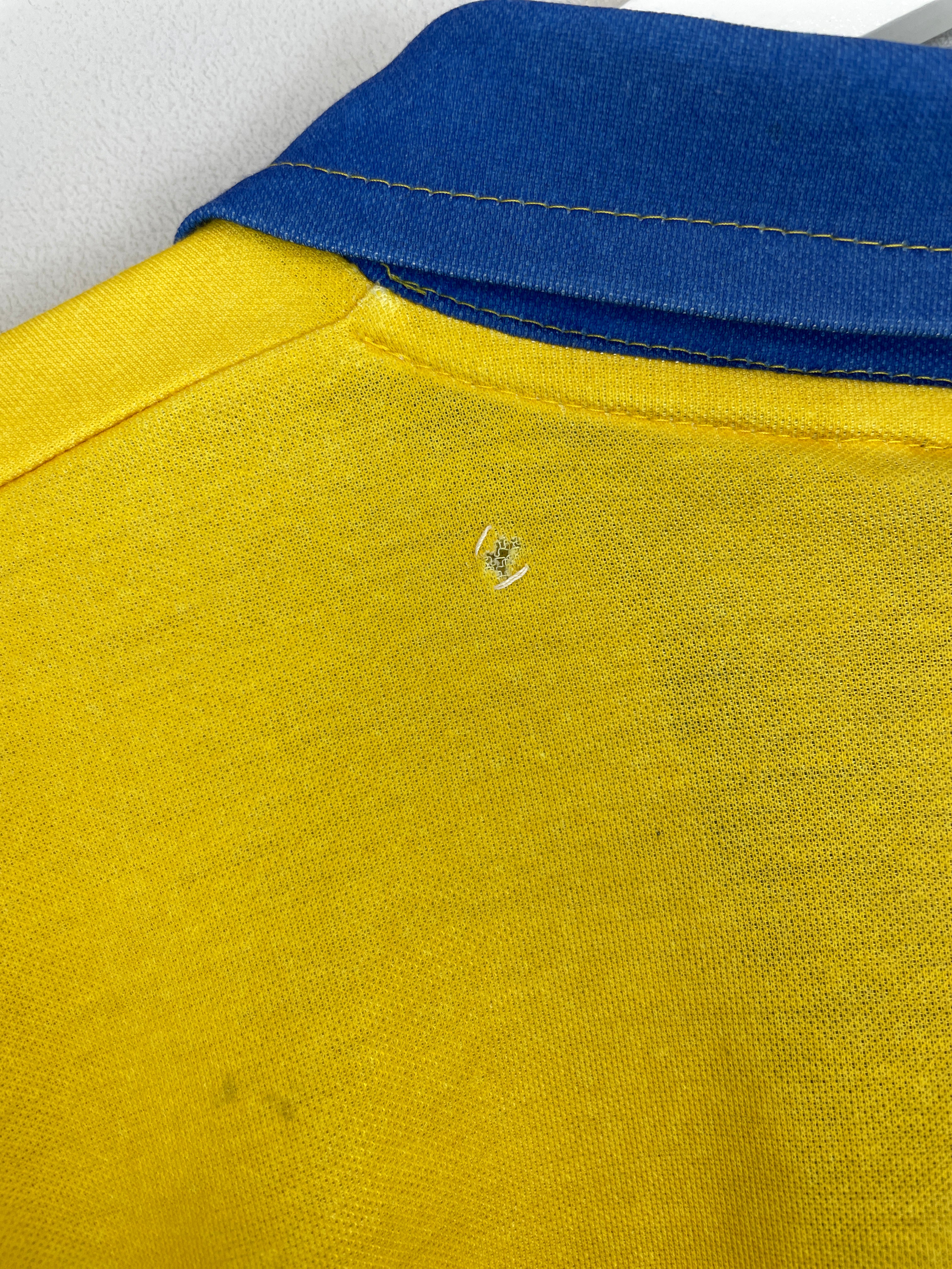 Shop 1997/99 LEEDS UNITED AWAY SHIRT (XL) PUMA, classic football shirts, vintage football shirts & retro soccer jerseys at Cult Kits