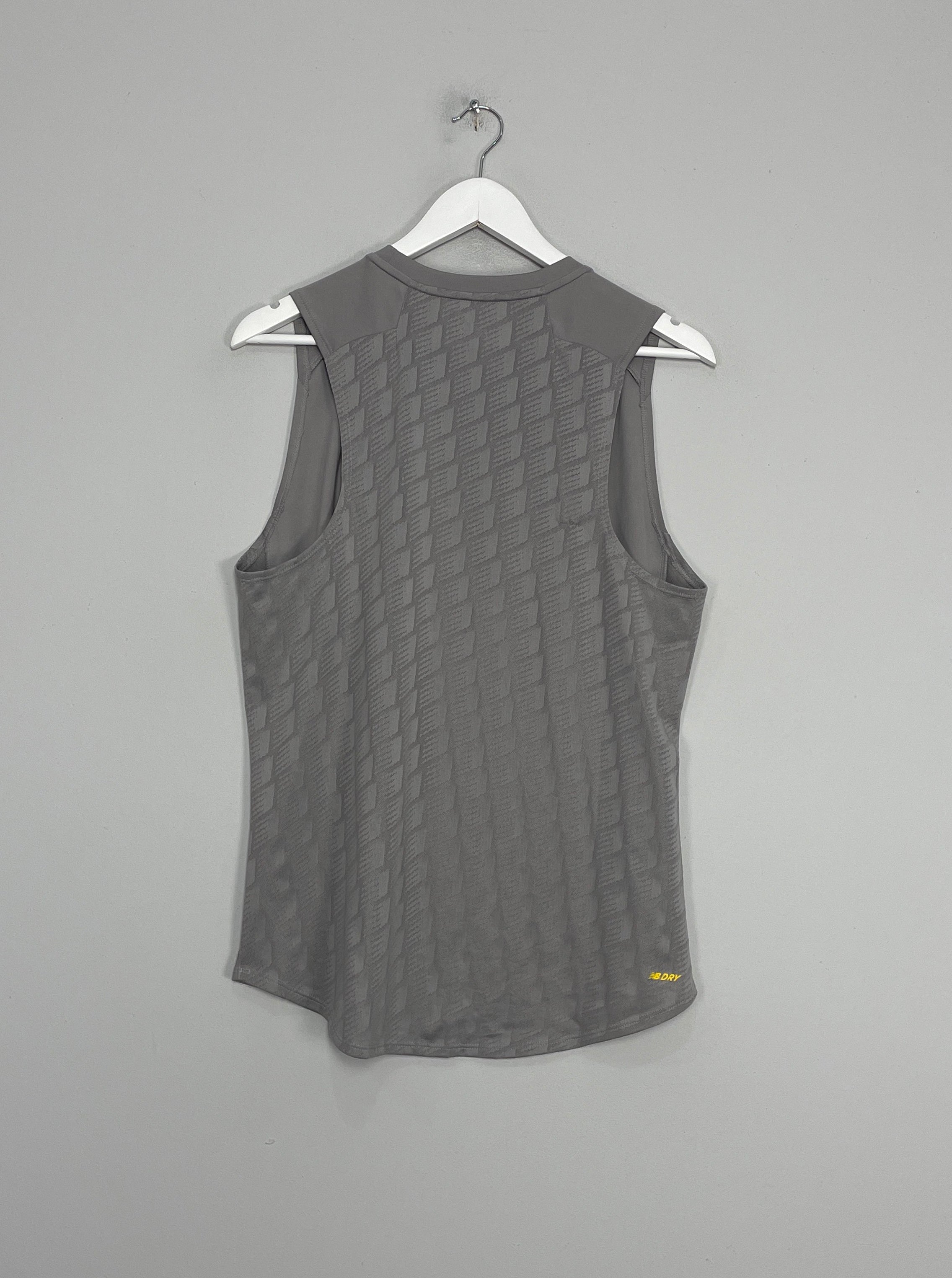 Shop 2018/19 CELTIC TRAINING VEST (S) NEW BALANCE, classic football shirts, vintage football shirts & retro soccer jerseys at Cult Kits