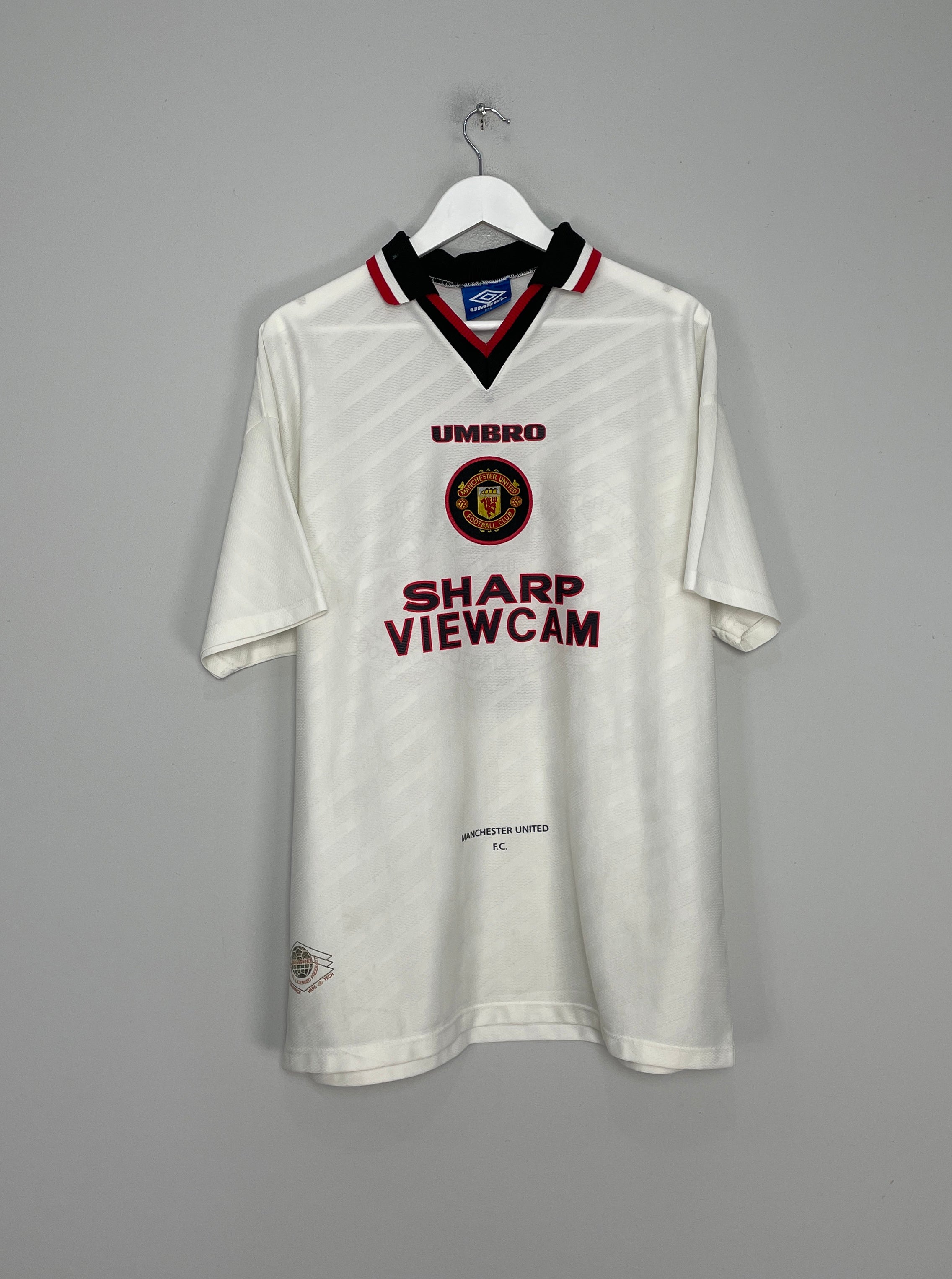 Shop 1996/97 MANCHESTER UNITED CANTONA #7 AWAY SHIRT (XXL) UMBRO, classic football shirts, vintage football shirts & retro soccer jerseys at Cult Kits