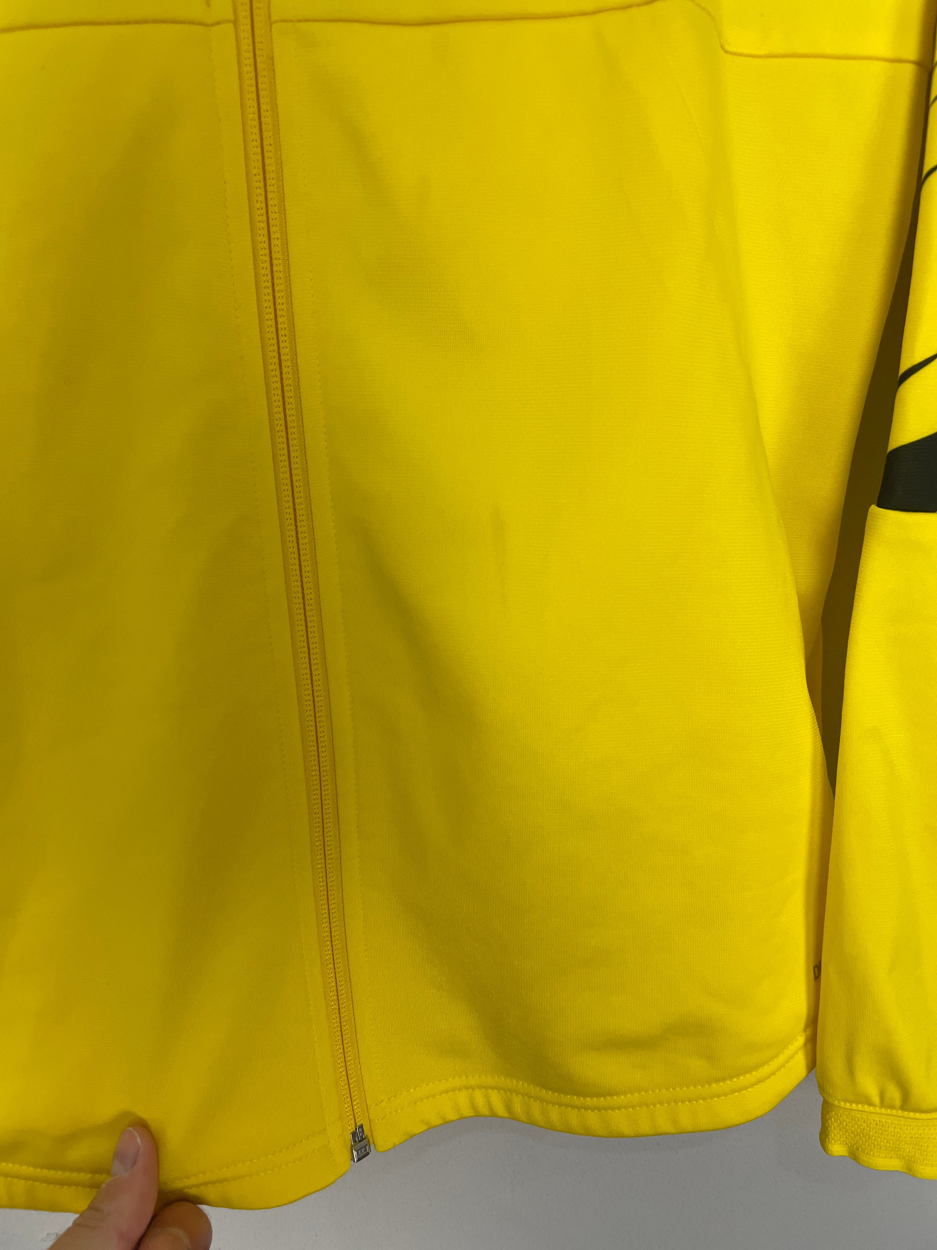 Shop 2020/21 DORTMUND TRACK JACKET (S) PUMA, classic football shirts, vintage football shirts & retro soccer jerseys at Cult Kits