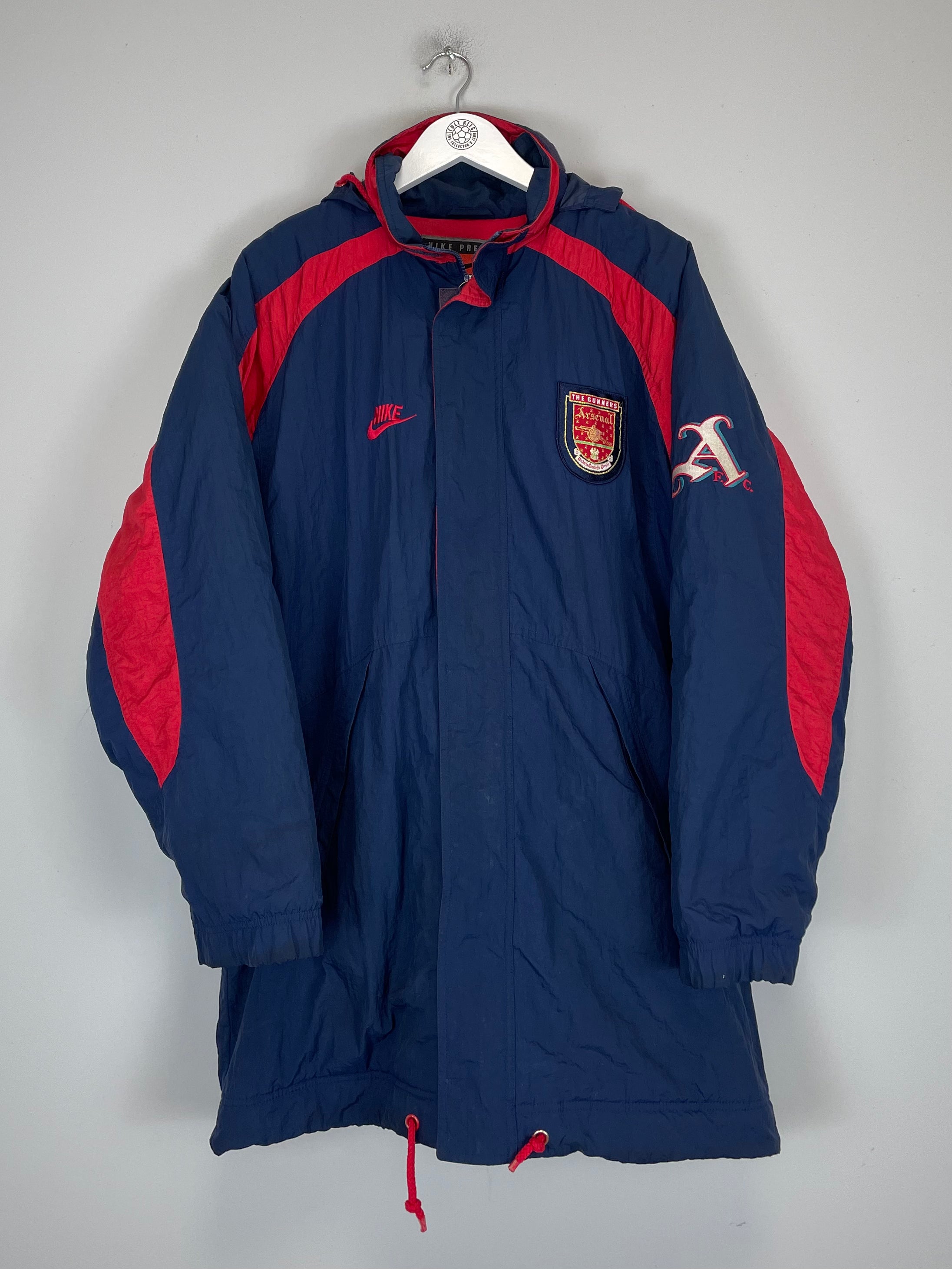 Shop 1995/96 ARSENAL BENCH COAT (M) NIKE, classic football shirts, vintage football shirts & retro soccer jerseys at Cult Kits