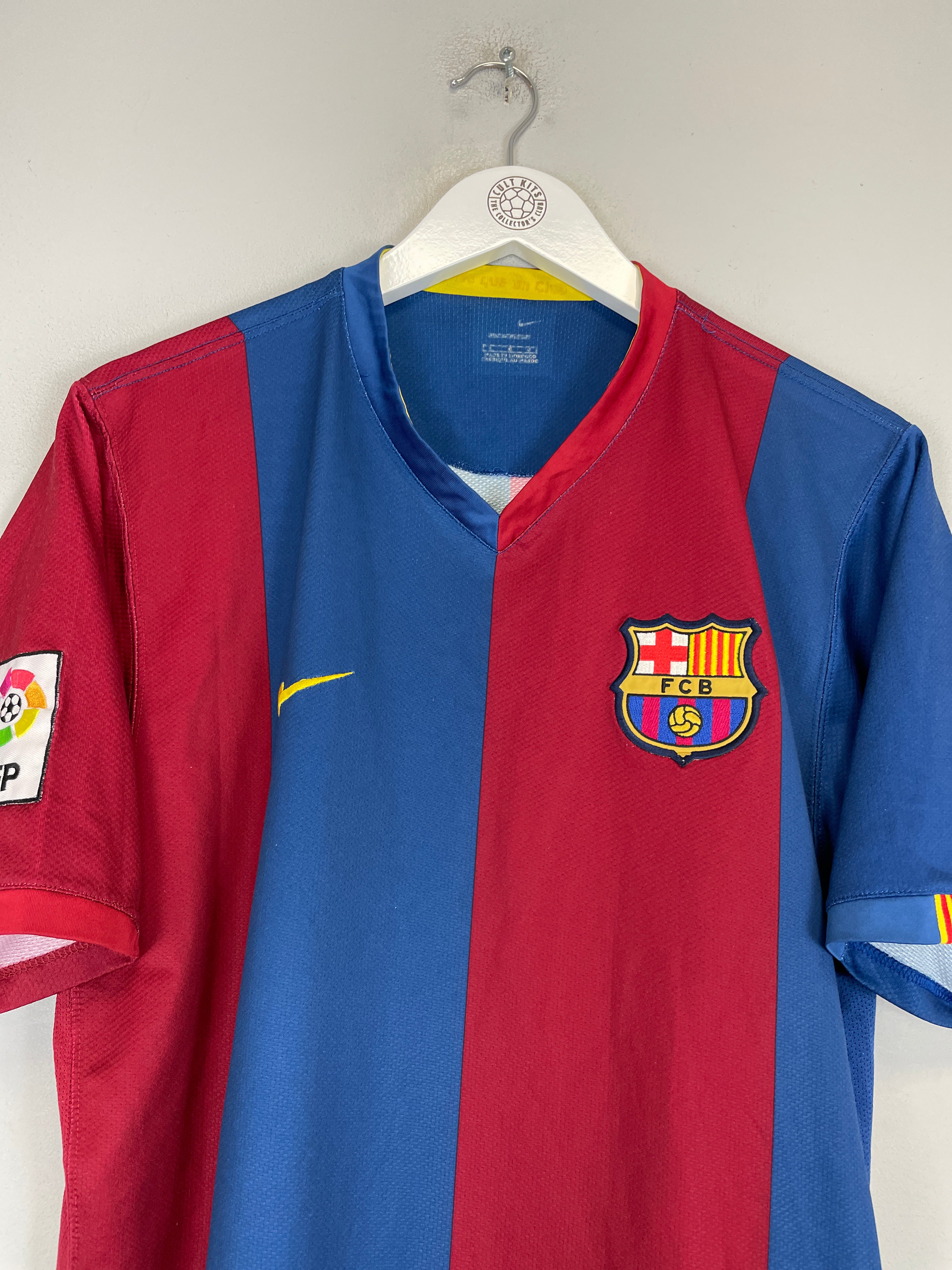 Shop 2006/07 BARCELONA RONALDINHO #10 HOME SHIRT (L) NIKE, classic football shirts, vintage football shirts & retro soccer jerseys at Cult Kits