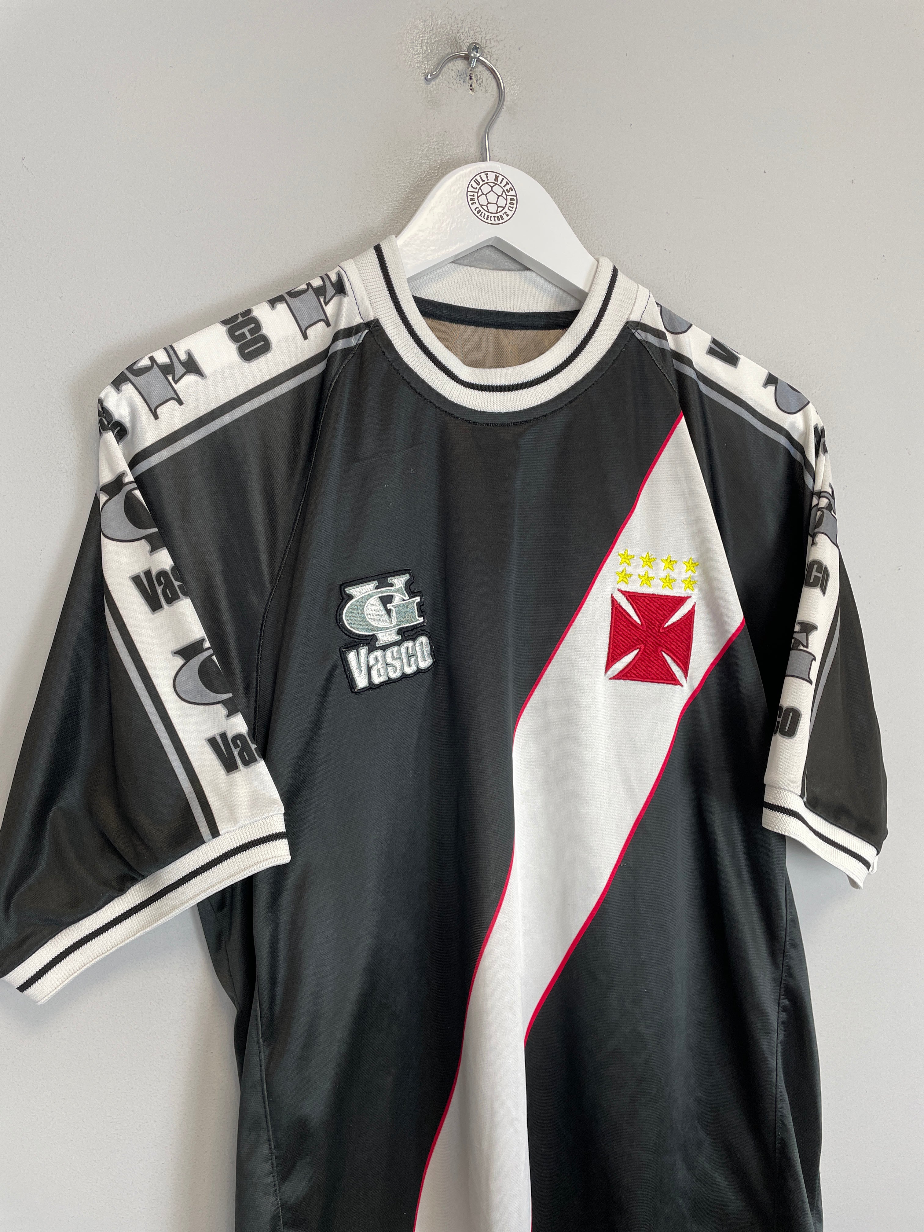 Shop 2001/02 VASCO DA GAMA #10 AWAY SHIRT (M) OM, classic football shirts, vintage football shirts & retro soccer jerseys at Cult Kits