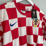 Shop 2012/13 CROATIA *BNWT* HOME SHIRT (L) NIKE, classic football shirts, vintage football shirts & retro soccer jerseys at Cult Kits