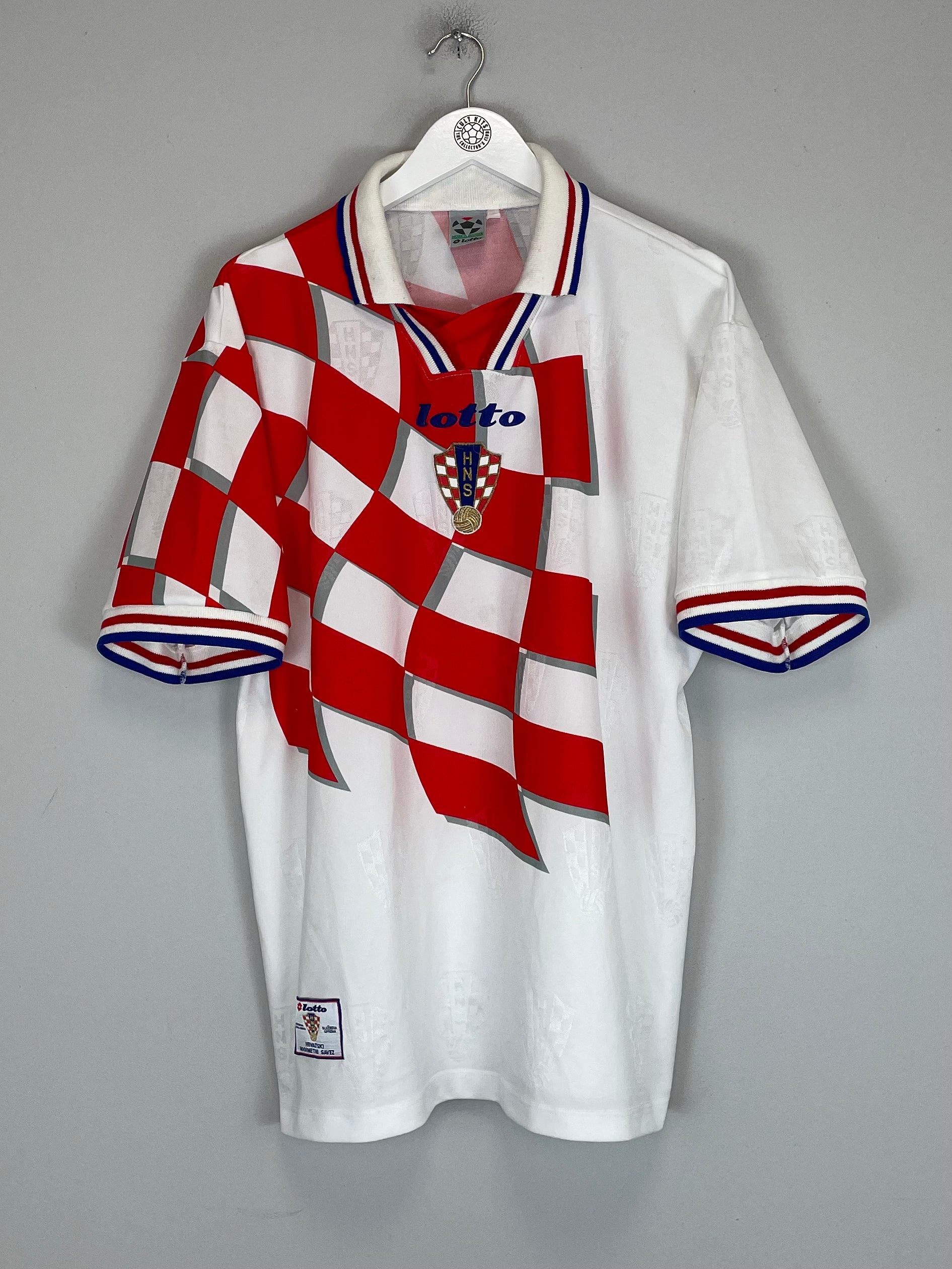 Shop 1998/01 CROATIA HOME SHIRT (XL) LOTTO, classic football shirts, vintage football shirts & retro soccer jerseys at Cult Kits