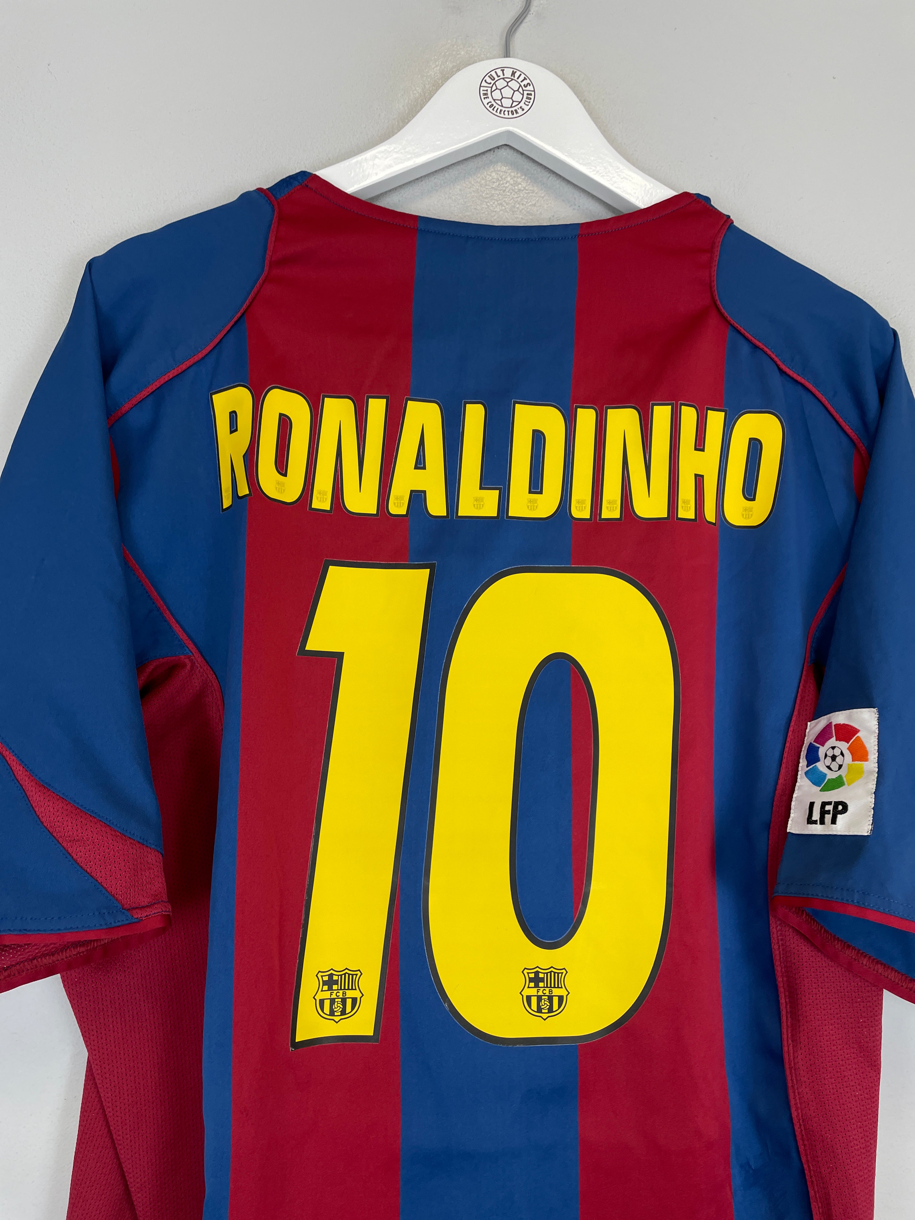 Shop 2004/05 BARCELONA RONALDINHO #10 HOME SHIRT (XL) NIKE, classic football shirts, vintage football shirts & retro soccer jerseys at Cult Kits