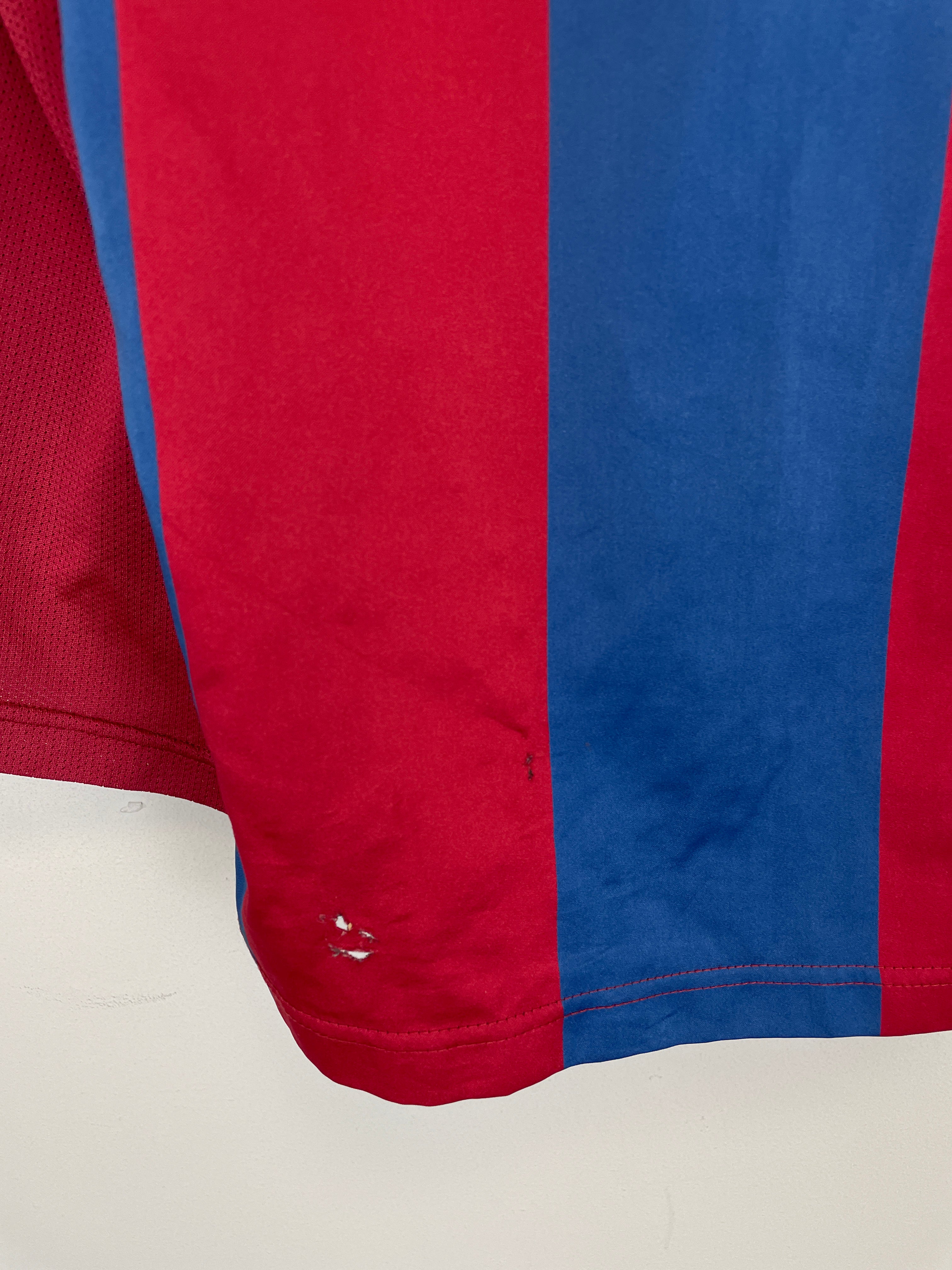 Shop 2004/05 BARCELONA RONALDINHO #10 HOME SHIRT (XL) NIKE, classic football shirts, vintage football shirts & retro soccer jerseys at Cult Kits