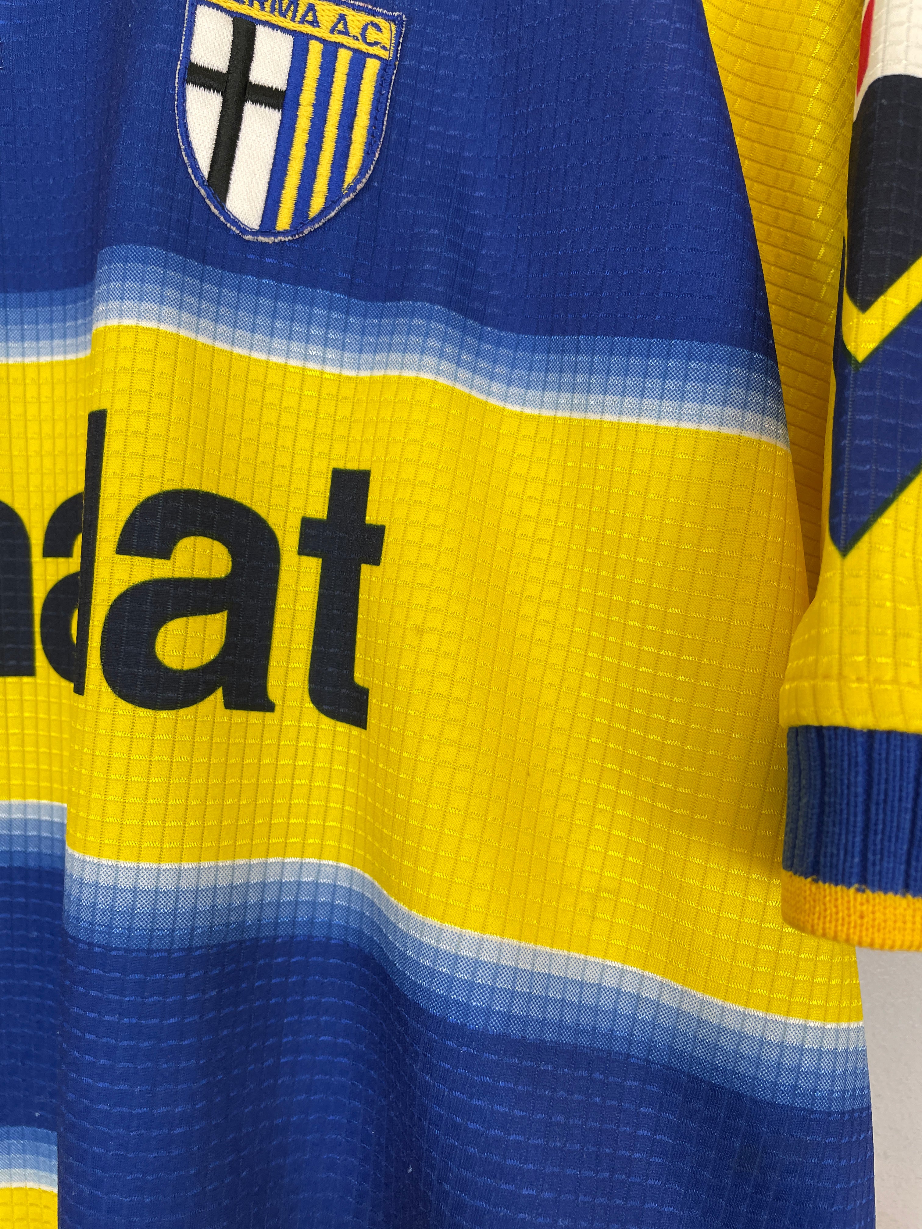 Shop 1999/00 PARMA HOME SHIRT (L) CHAMPION, classic football shirts, vintage football shirts & retro soccer jerseys at Cult Kits