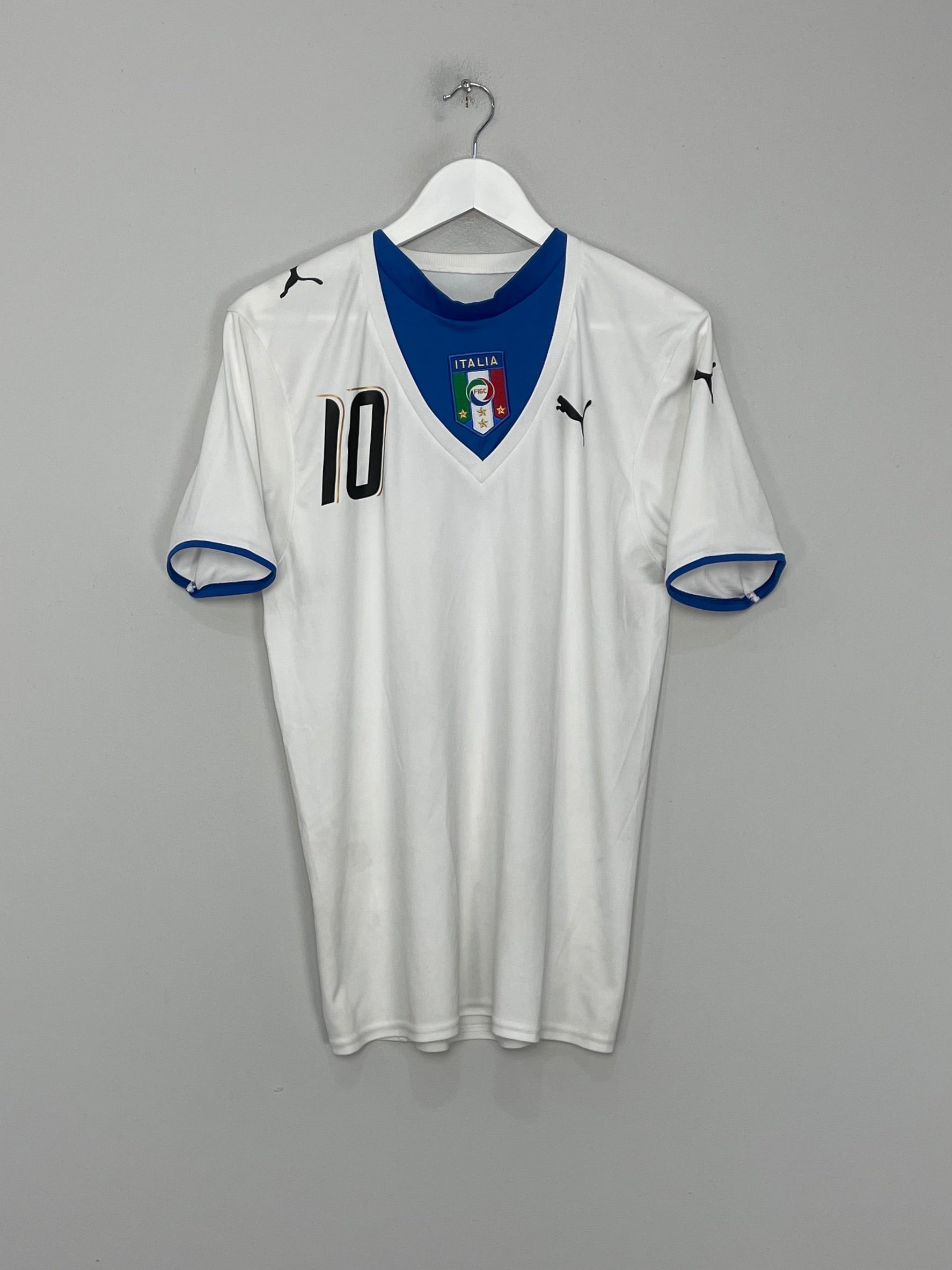 Shop 2006/08 ITALY TOTTI #10 AWAY SHIRT (M) PUMA, classic football shirts, vintage football shirts & retro soccer jerseys at Cult Kits