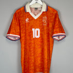 Shop 1994 NETHERLANDS BERGKAMP #10 HOME SHIRT (L) LOTTO, classic football shirts, vintage football shirts & retro soccer jerseys at Cult Kits