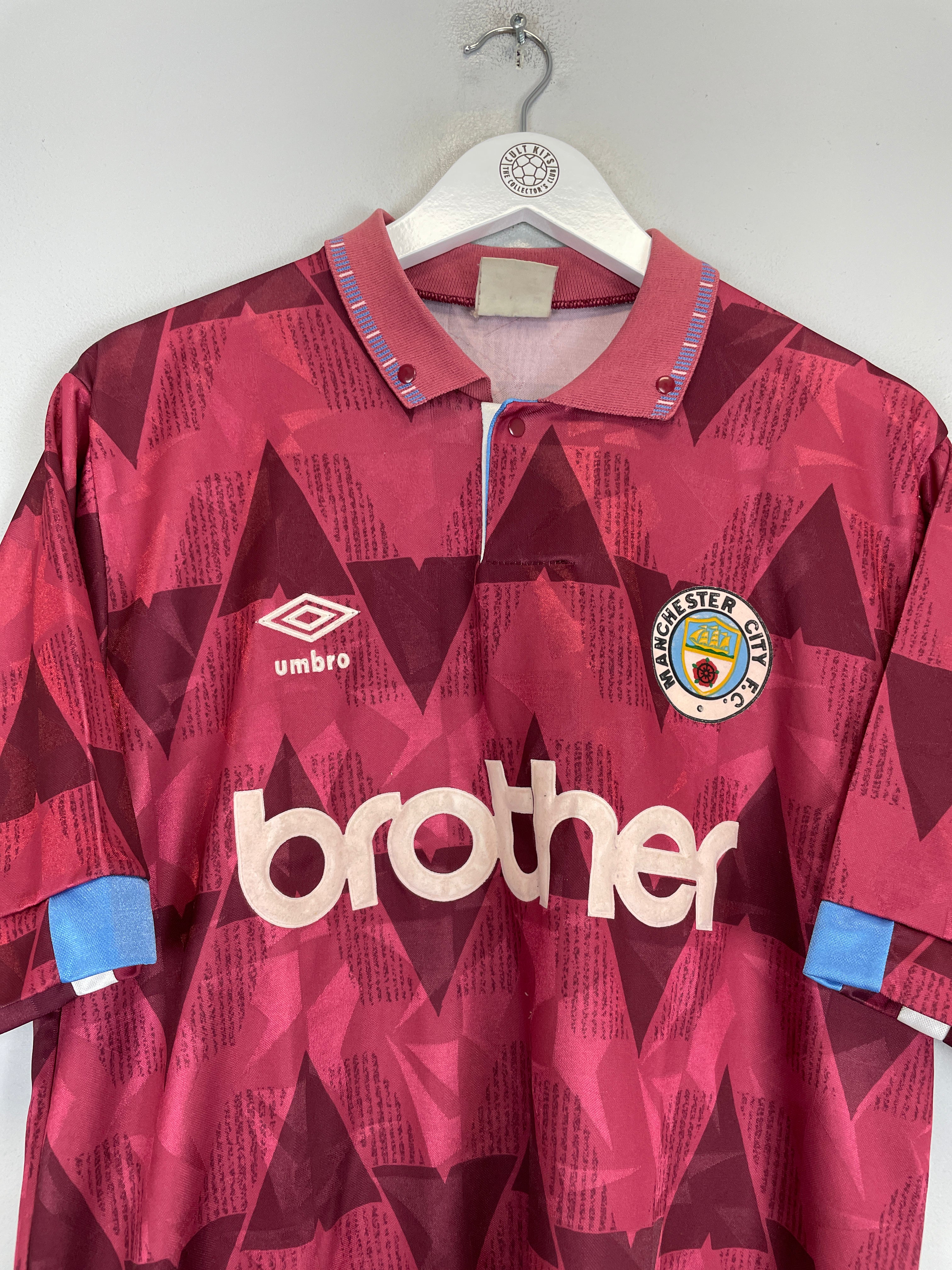 Shop 1990/92 MANCHESTER CITY AWAY SHIRT (L) UMBRO, classic football shirts, vintage football shirts & retro soccer jerseys at Cult Kits