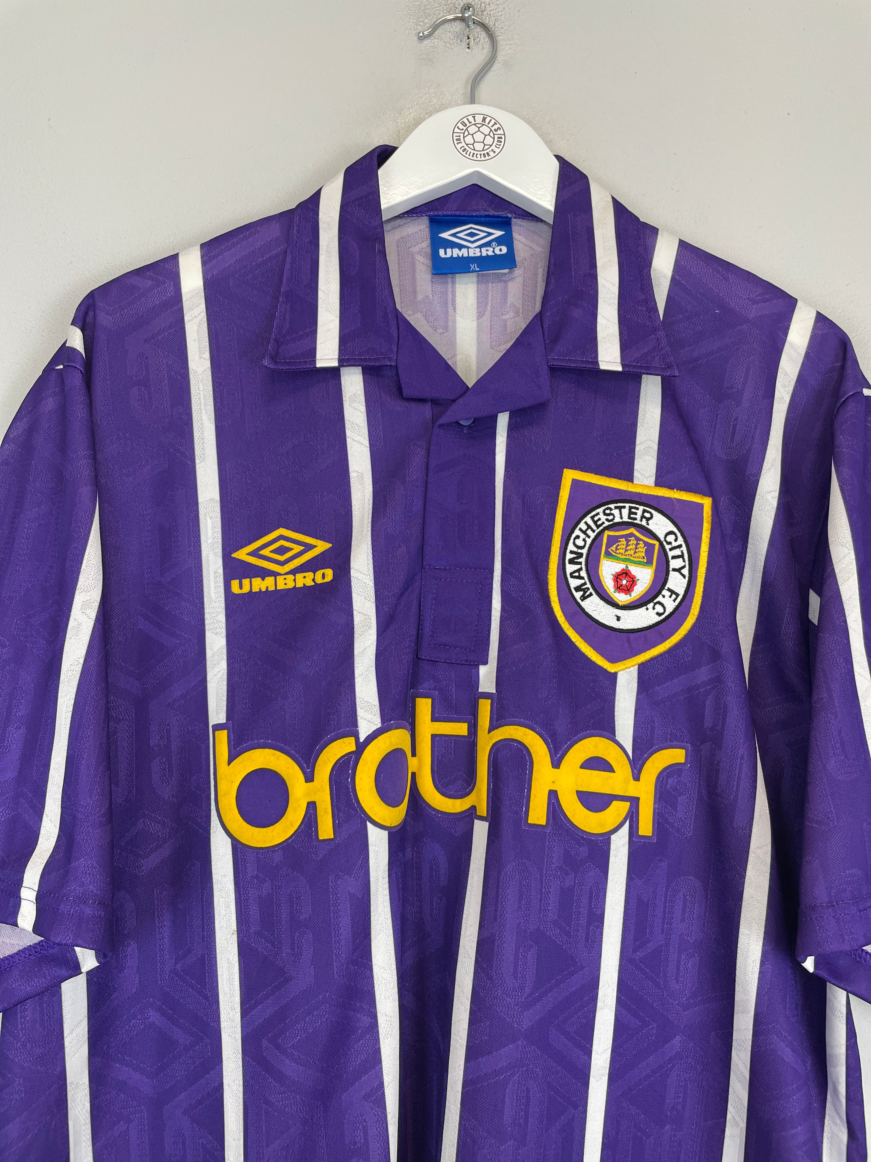 Shop 1993/94 MANCHESTER CITY AWAY SHIRT (XL) UMBRO, classic football shirts, vintage football shirts & retro soccer jerseys at Cult Kits