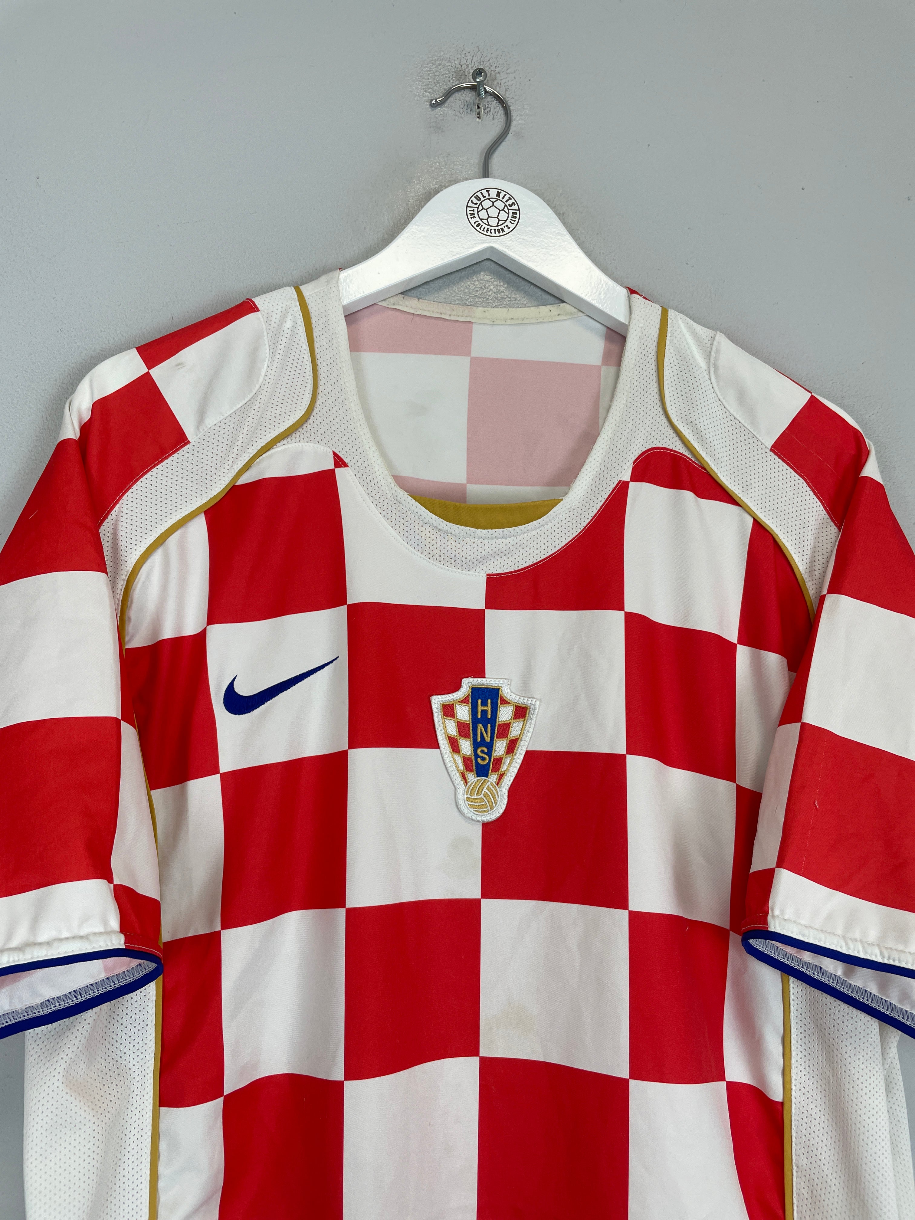 Shop 2004/06 CROATIA HOME SHIRT (XL) NIKE, classic football shirts, vintage football shirts & retro soccer jerseys at Cult Kits