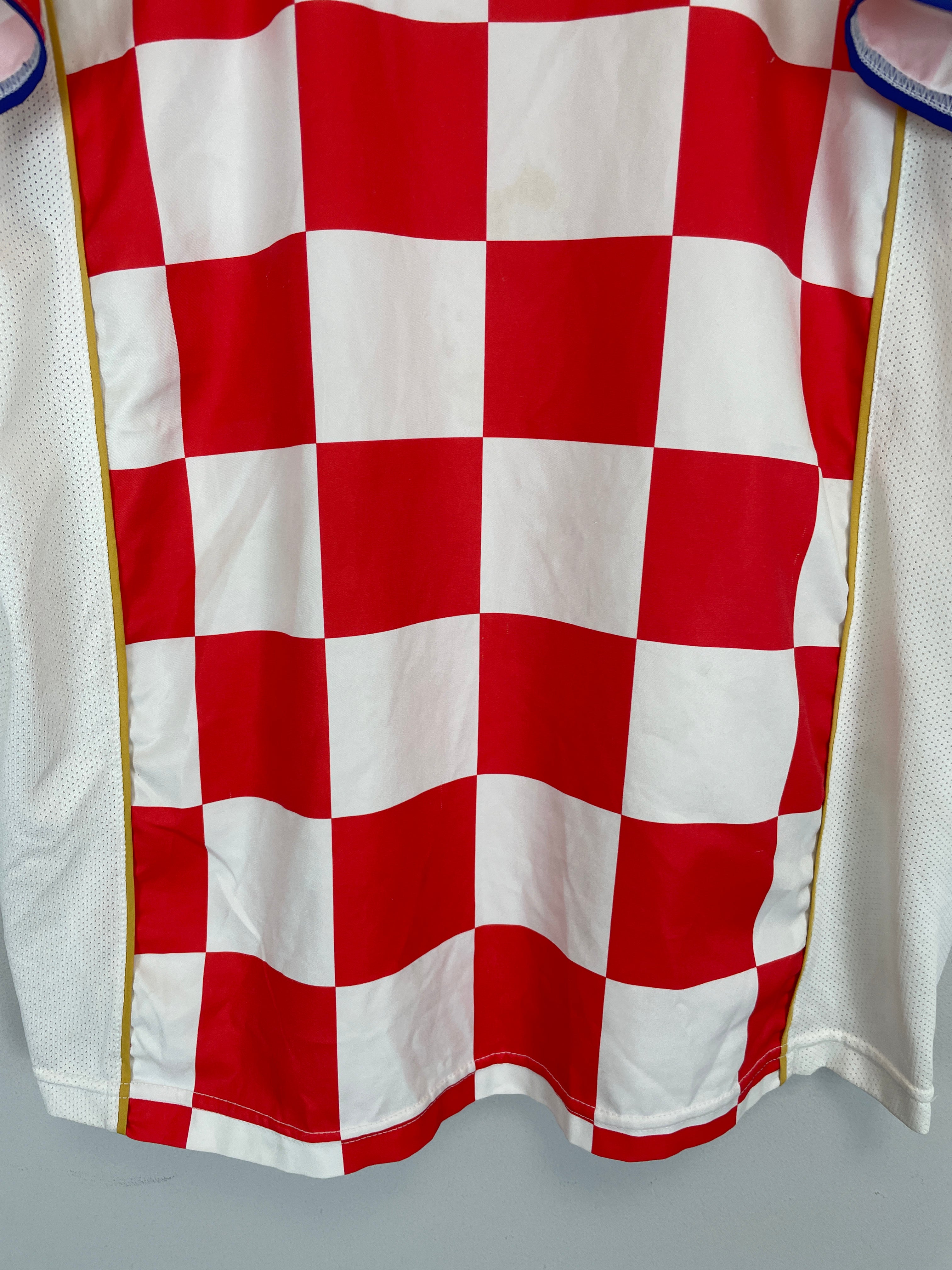 Shop 2004/06 CROATIA HOME SHIRT (XL) NIKE, classic football shirts, vintage football shirts & retro soccer jerseys at Cult Kits
