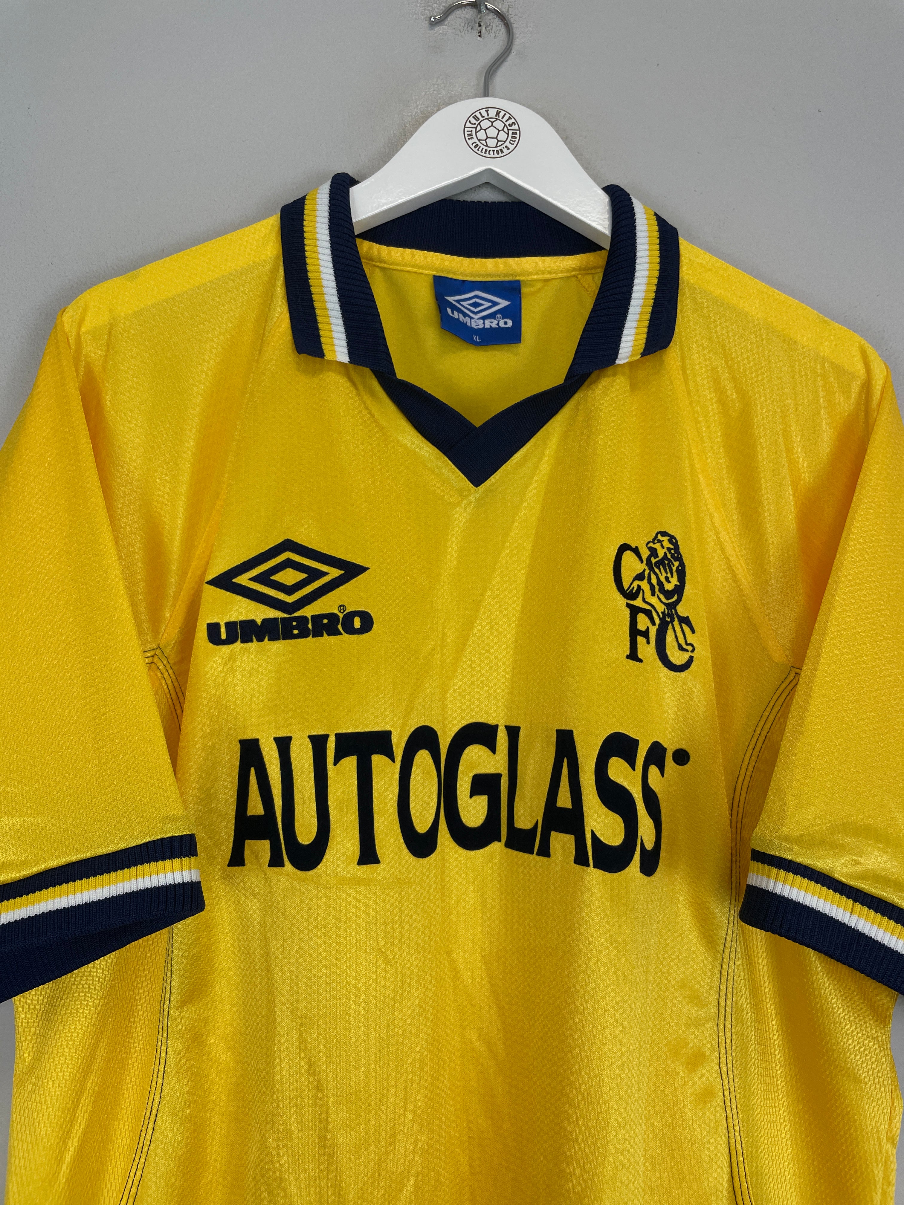 Shop 1998/00 CHELSEA THIRD SHIRT (XL) UMBRO, classic football shirts, vintage football shirts & retro soccer jerseys at Cult Kits