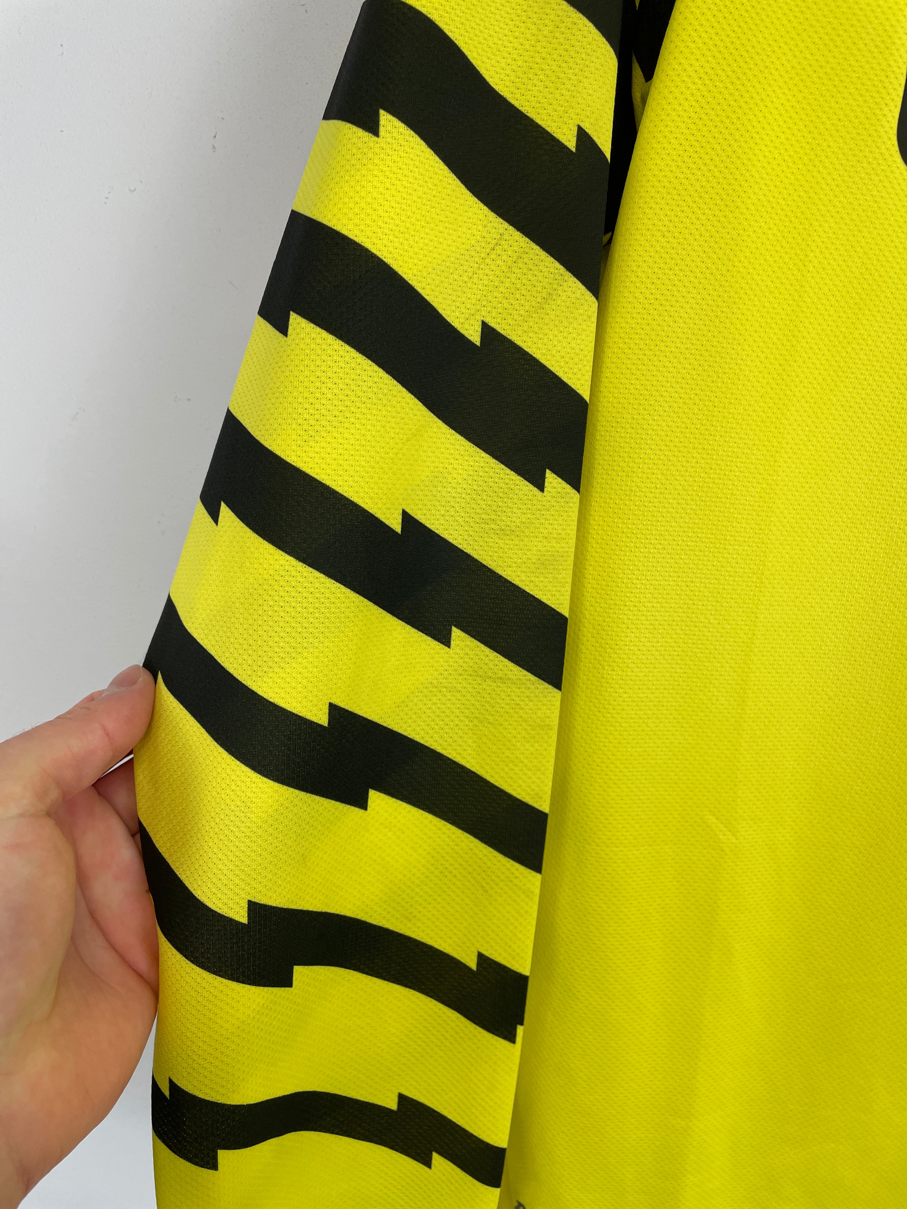 Shop 2010/11 BARCELONA GK SHIRT (M) NIKE, classic football shirts, vintage football shirts & retro soccer jerseys at Cult Kits