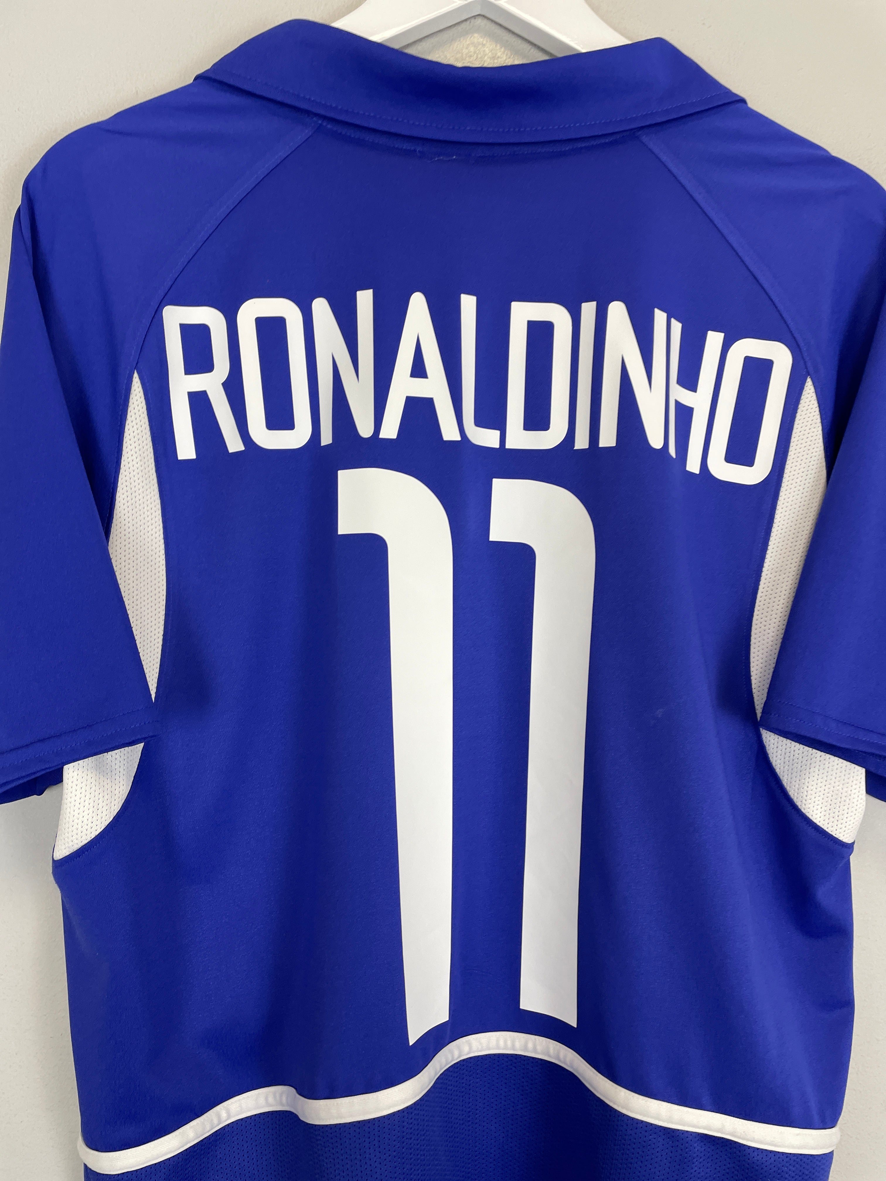 Shop 2002/04 BRAZIL RONALDINHO #11 AWAY SHIRT (M) NIKE, classic football shirts, vintage football shirts & retro soccer jerseys at Cult Kits