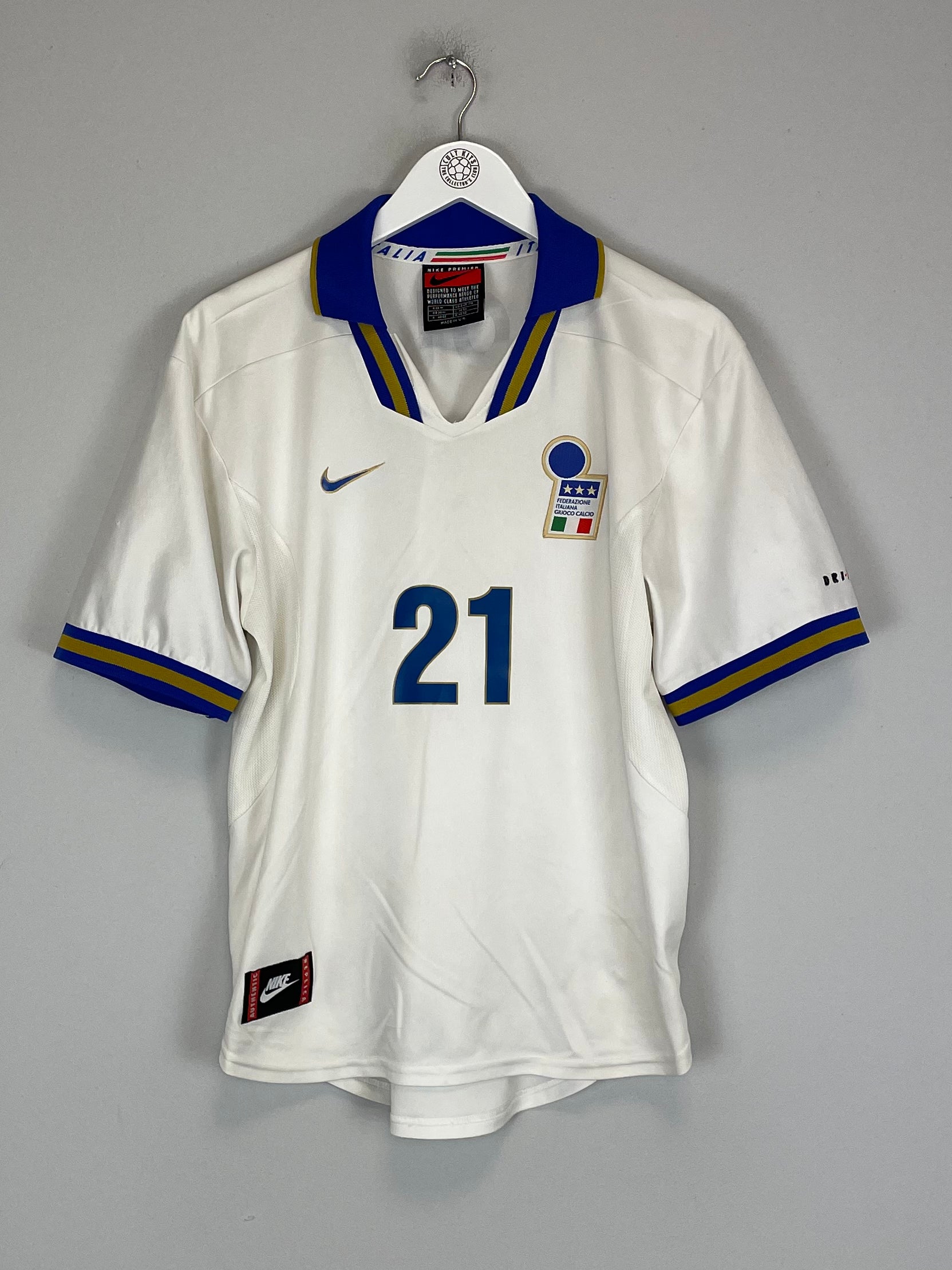 Shop 1996/98 ITALY ZOLA #21 AWAY SHIRT (M) NIKE, classic football shirts, vintage football shirts & retro soccer jerseys at Cult Kits