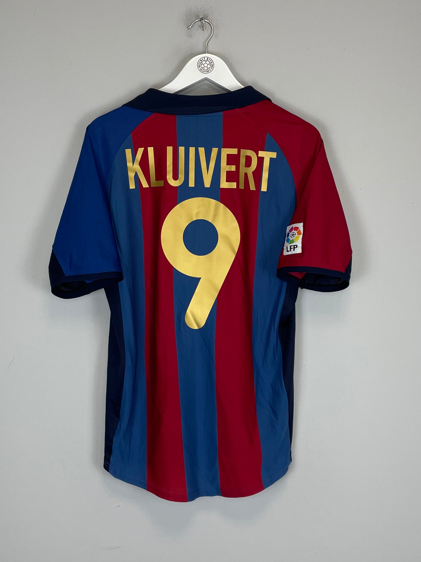 Shop 2001/02 BARCELONA KLUIVERT #9 HOME SHIRT (M) NIKE, classic football shirts, vintage football shirts & retro soccer jerseys at Cult Kits