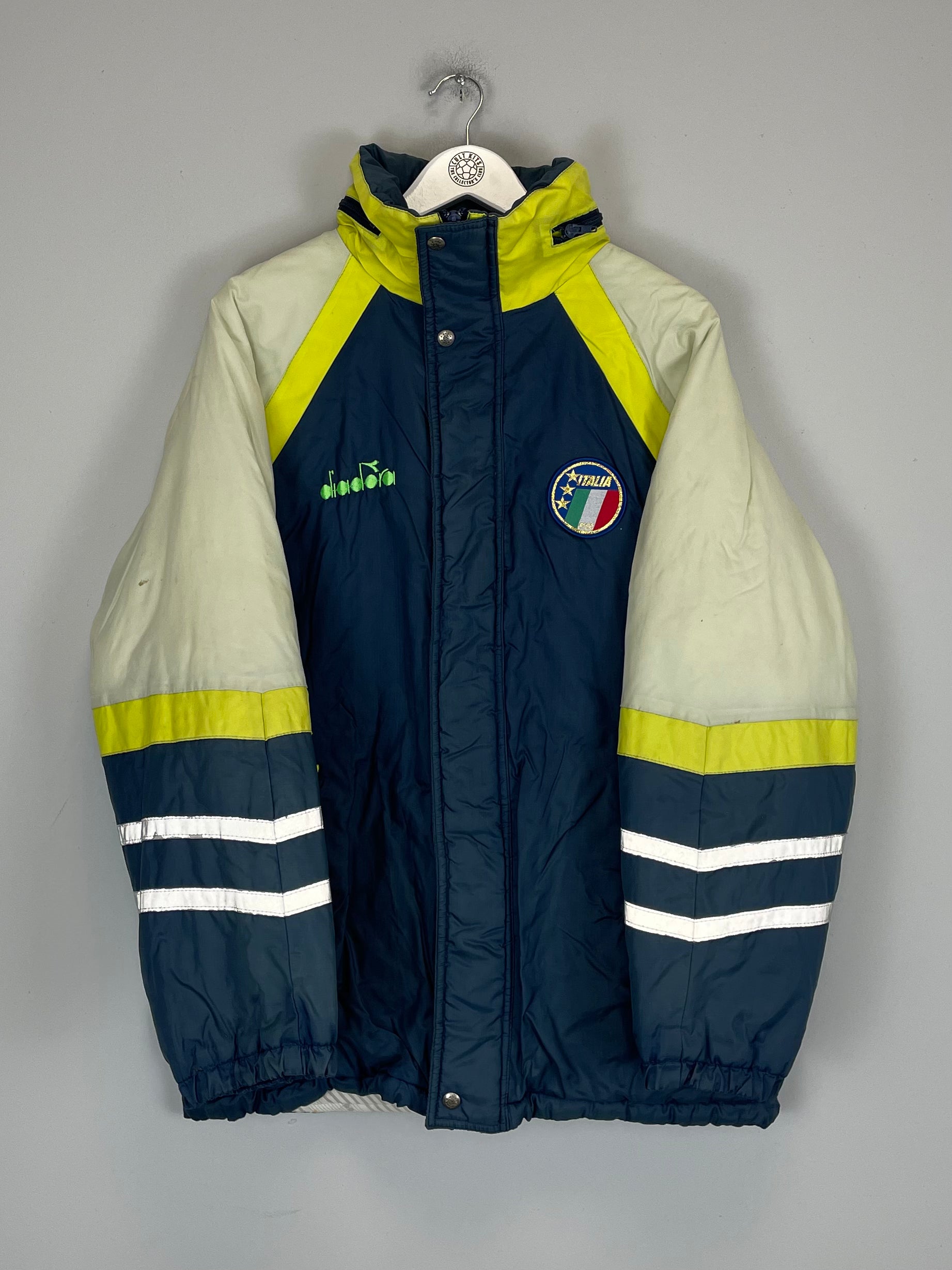 Shop 1990/92 ITALY BENCH COAT (M) DIADORA, classic football shirts, vintage football shirts & retro soccer jerseys at Cult Kits