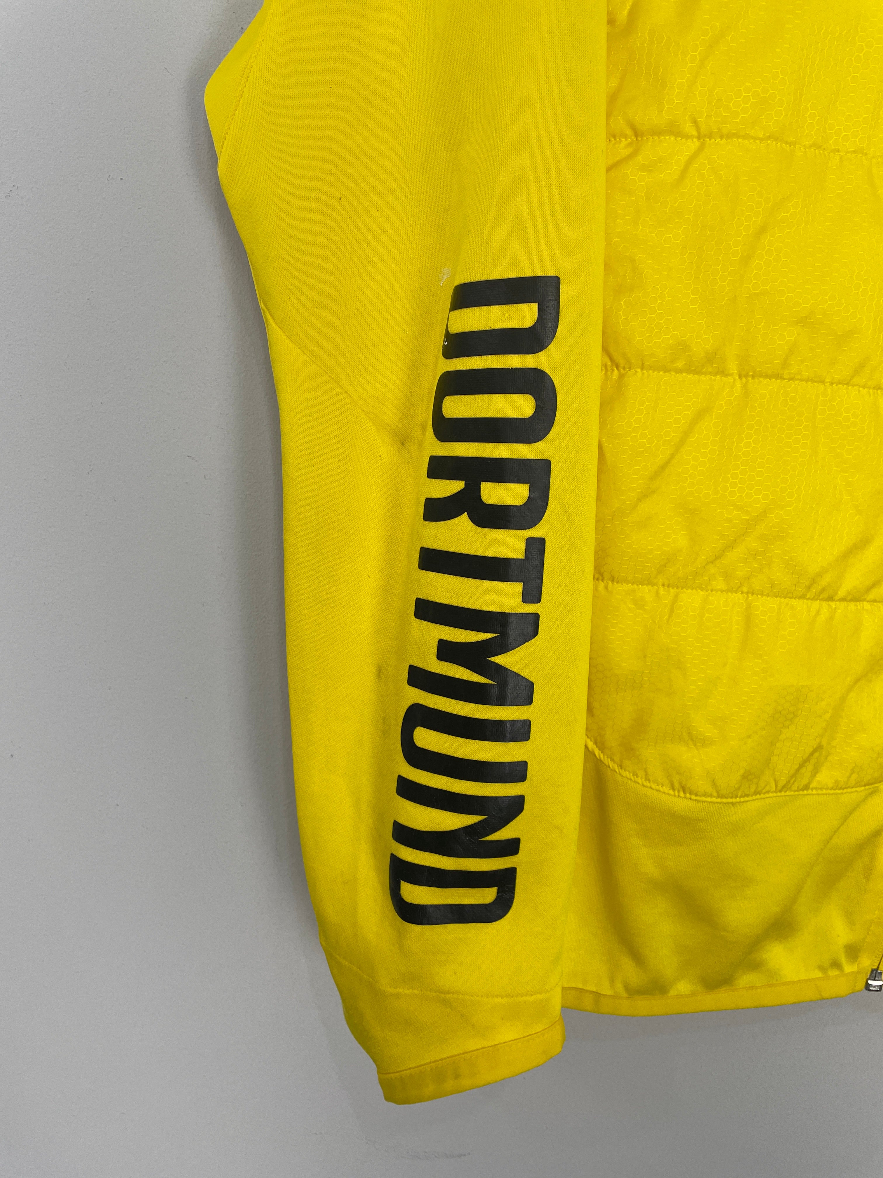 Shop 2014/15 DORTMUND TRACK JACKET (M) PUMA, classic football shirts, vintage football shirts & retro soccer jerseys at Cult Kits