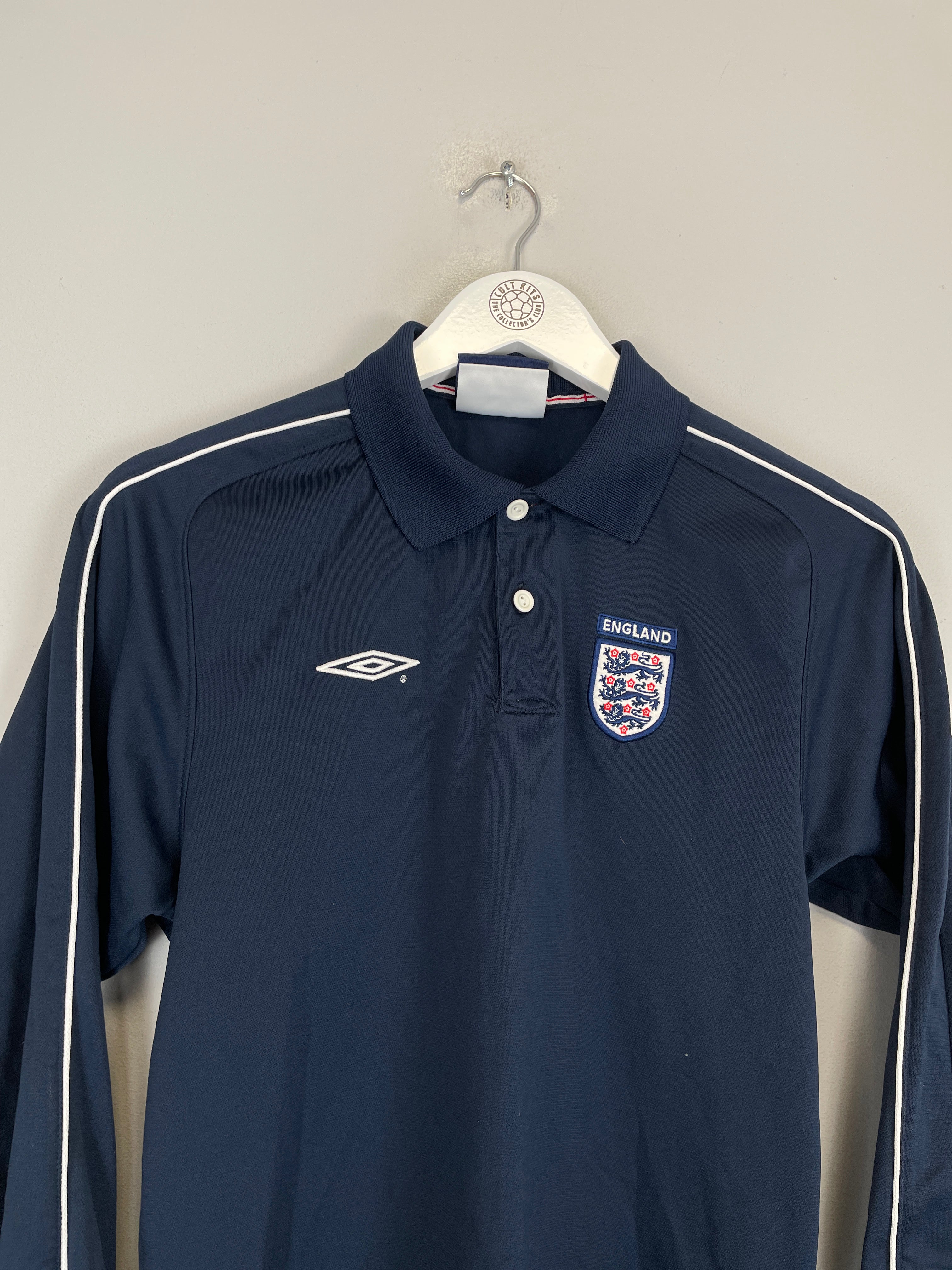 Shop 2001/02 ENGLAND L/S POLO SHIRT (XS) UMBRO, classic football shirts, vintage football shirts & retro soccer jerseys at Cult Kits