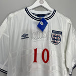 Shop 1999/01 ENGLAND OWEN #10 *BNWT* SIGNED HOME SHIRT (XXL) UMBRO, classic football shirts, vintage football shirts & retro soccer jerseys at Cult Kits