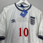 Shop 1999/01 ENGLAND OWEN #10 *BNWT* SIGNED HOME SHIRT (XXL) UMBRO, classic football shirts, vintage football shirts & retro soccer jerseys at Cult Kits