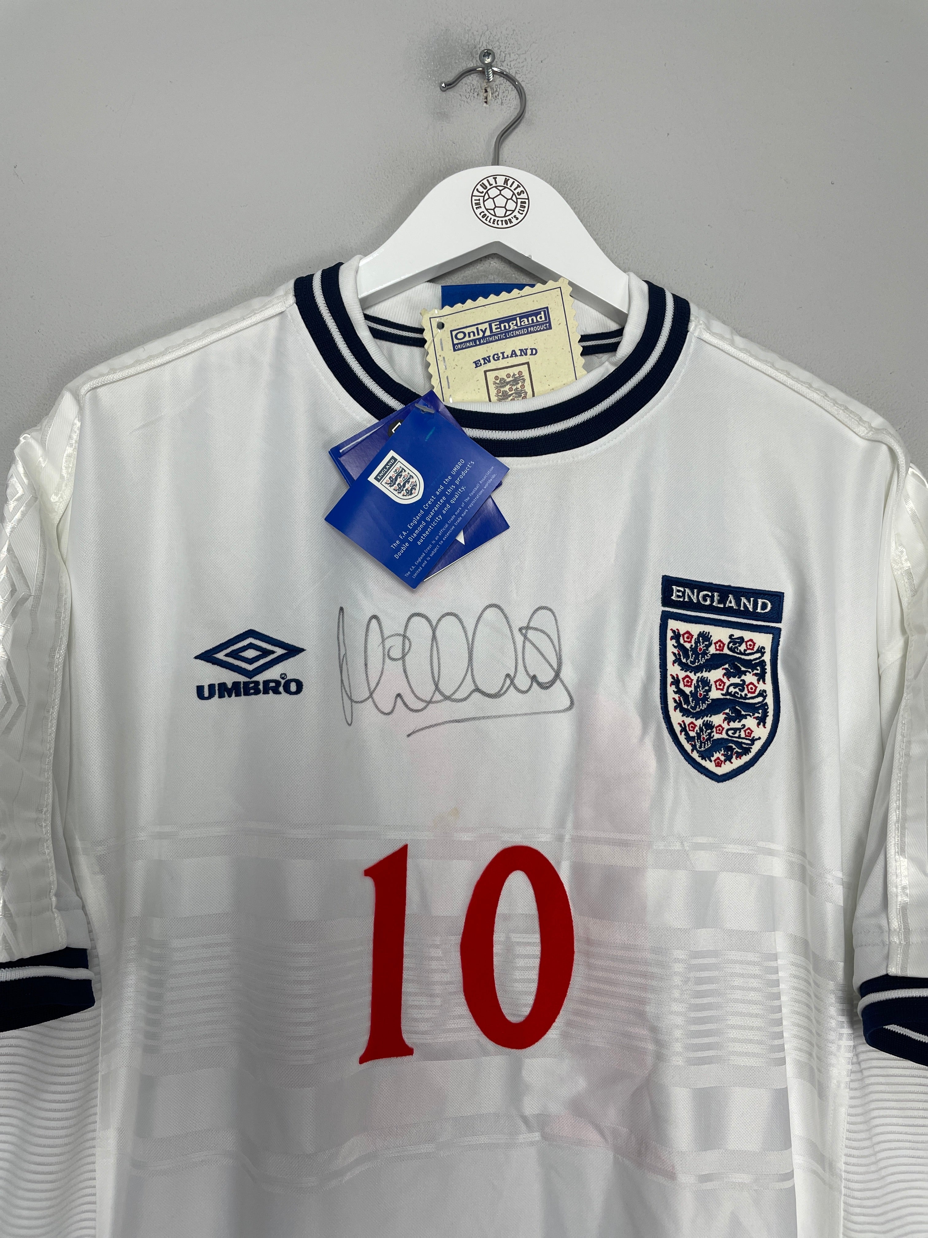 Shop 1999/01 ENGLAND OWEN #10 *BNWT* SIGNED HOME SHIRT (XL) UMBRO, classic football shirts, vintage football shirts & retro soccer jerseys at Cult Kits