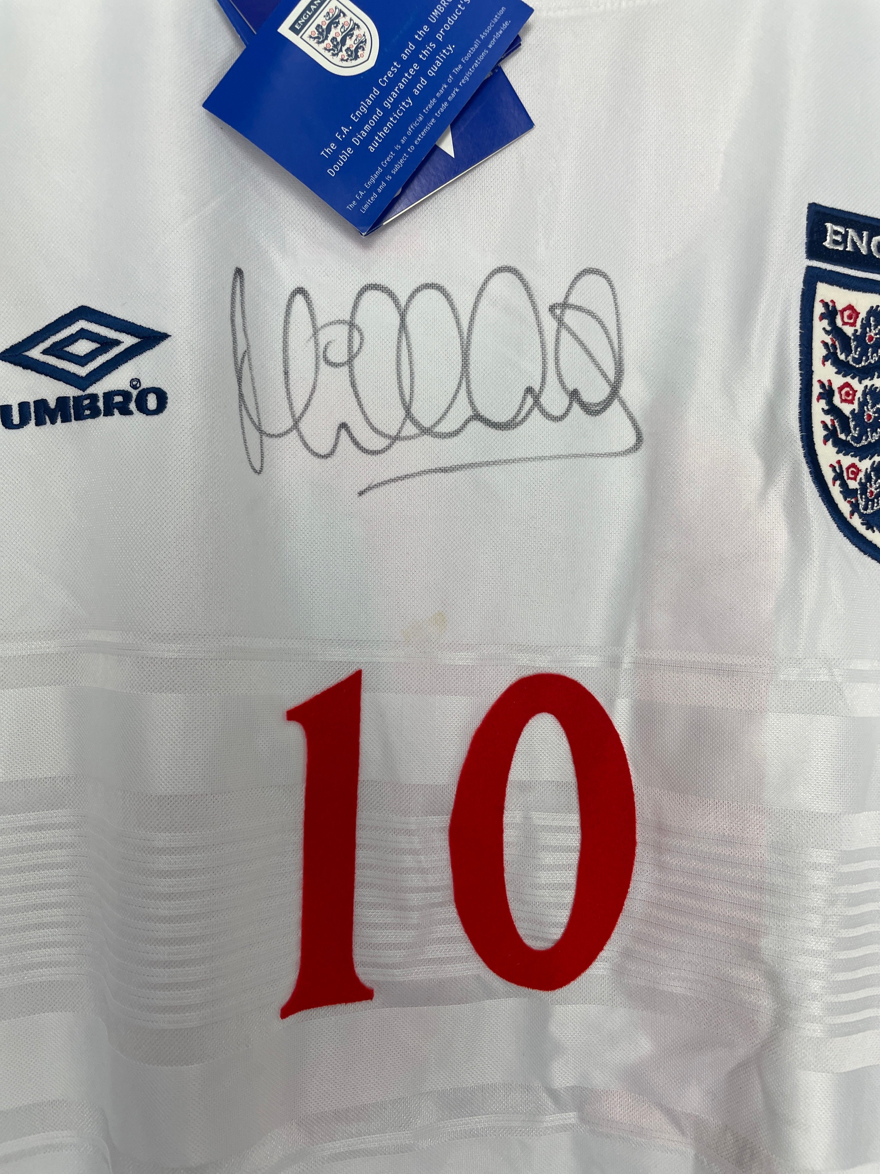 Shop 1999/01 ENGLAND OWEN #10 *BNWT* SIGNED HOME SHIRT (XL) UMBRO, classic football shirts, vintage football shirts & retro soccer jerseys at Cult Kits