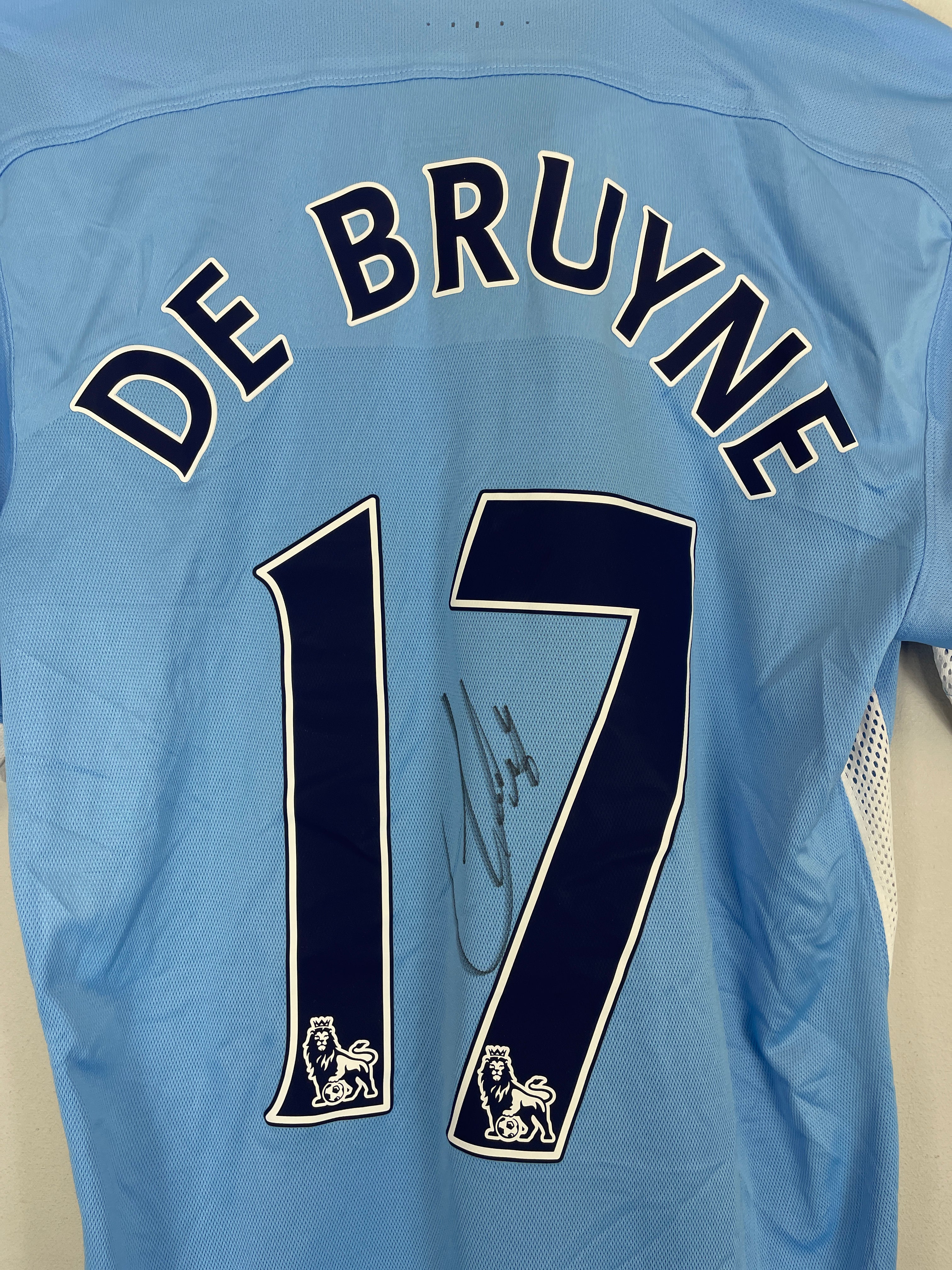 Shop 2015/16 MANCHESTER CITY DE BRUYNE #17 *MATCH ISSUE + SIGNED* HOME SHIRT (M) UMBRO, classic football shirts, vintage football shirts & retro soccer jerseys at Cult Kits