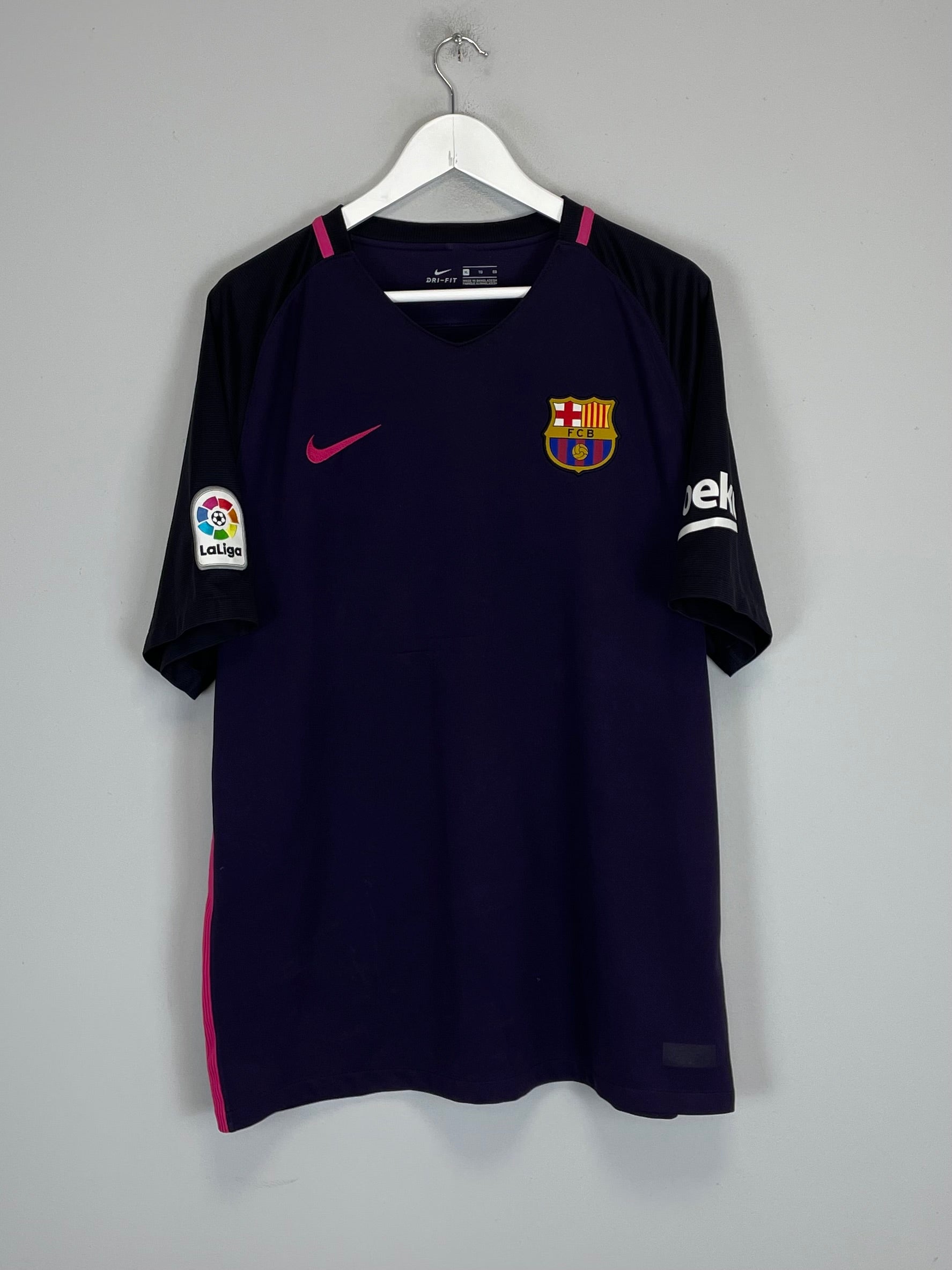 Shop 2016/17 BARCELONA MESSI #10 AWAY SHIRT (XL) NIKE, classic football shirts, vintage football shirts & retro soccer jerseys at Cult Kits