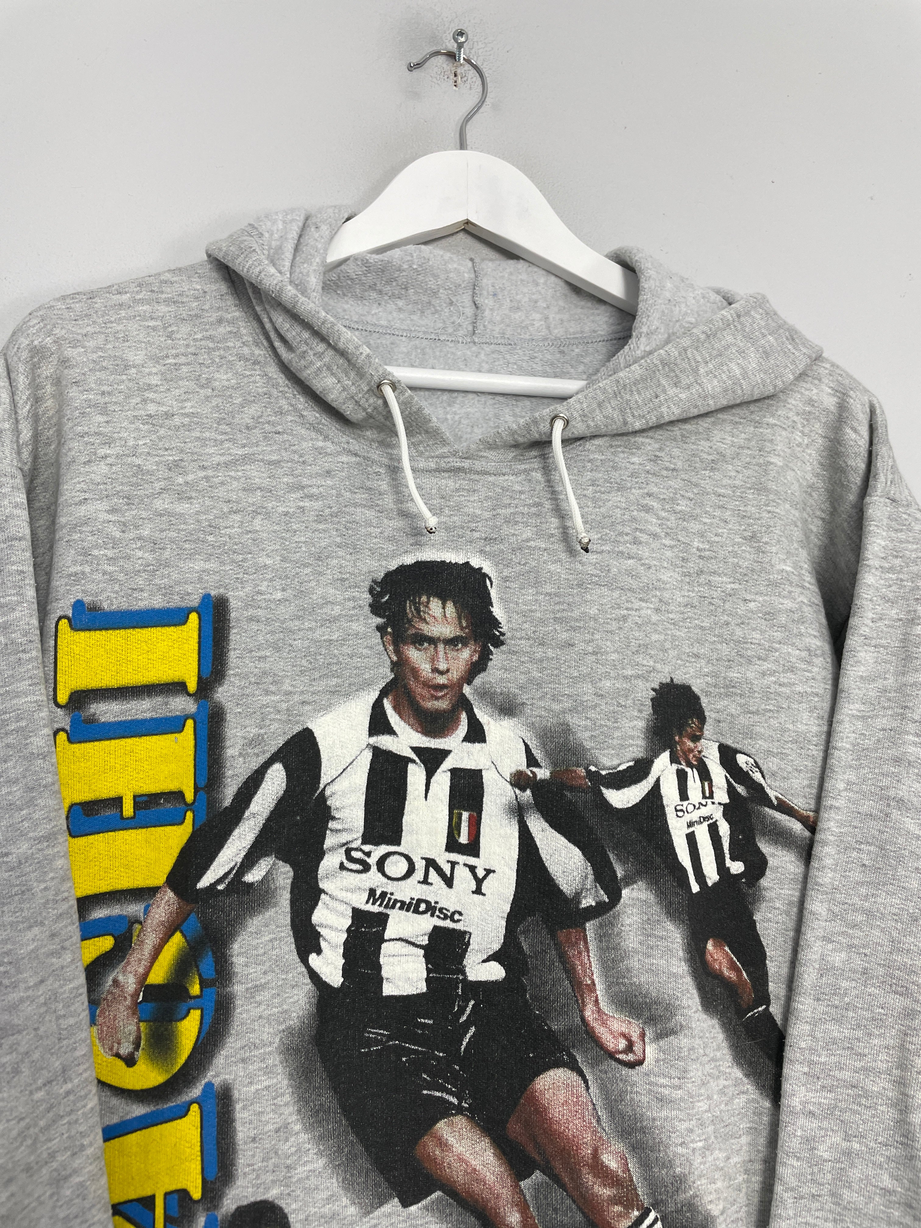 Shop 1999 JUVENTUS INZAGHI #9 HOODIE (M) BOOTLEG, classic football shirts, vintage football shirts & retro soccer jerseys at Cult Kits