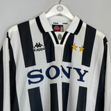 Shop 1995/97 JUVENTUS L/S HOME SHIRT (XL) KAPPA, classic football shirts, vintage football shirts & retro soccer jerseys at Cult Kits
