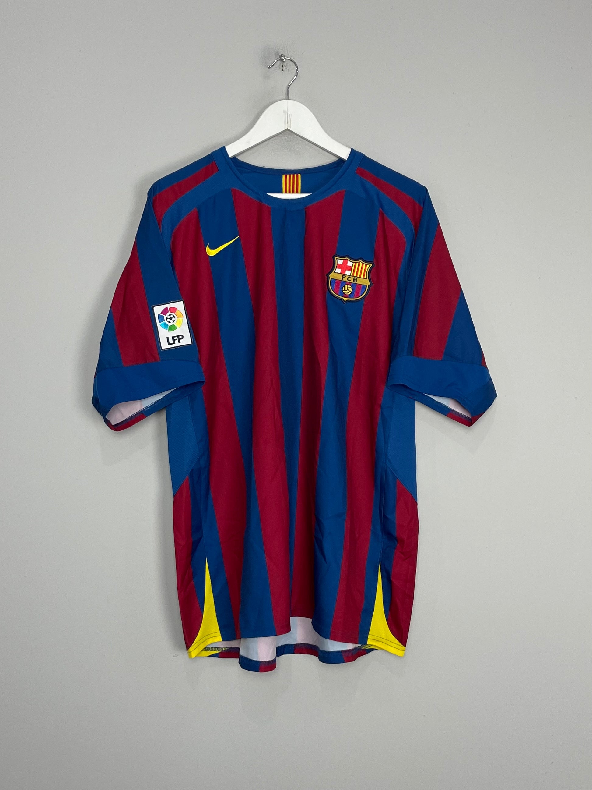 Shop 2005/06 BARCELONA RONALDINHO #10 HOME SHIRT (L) NIKE, classic football shirts, vintage football shirts & retro soccer jerseys at Cult Kits