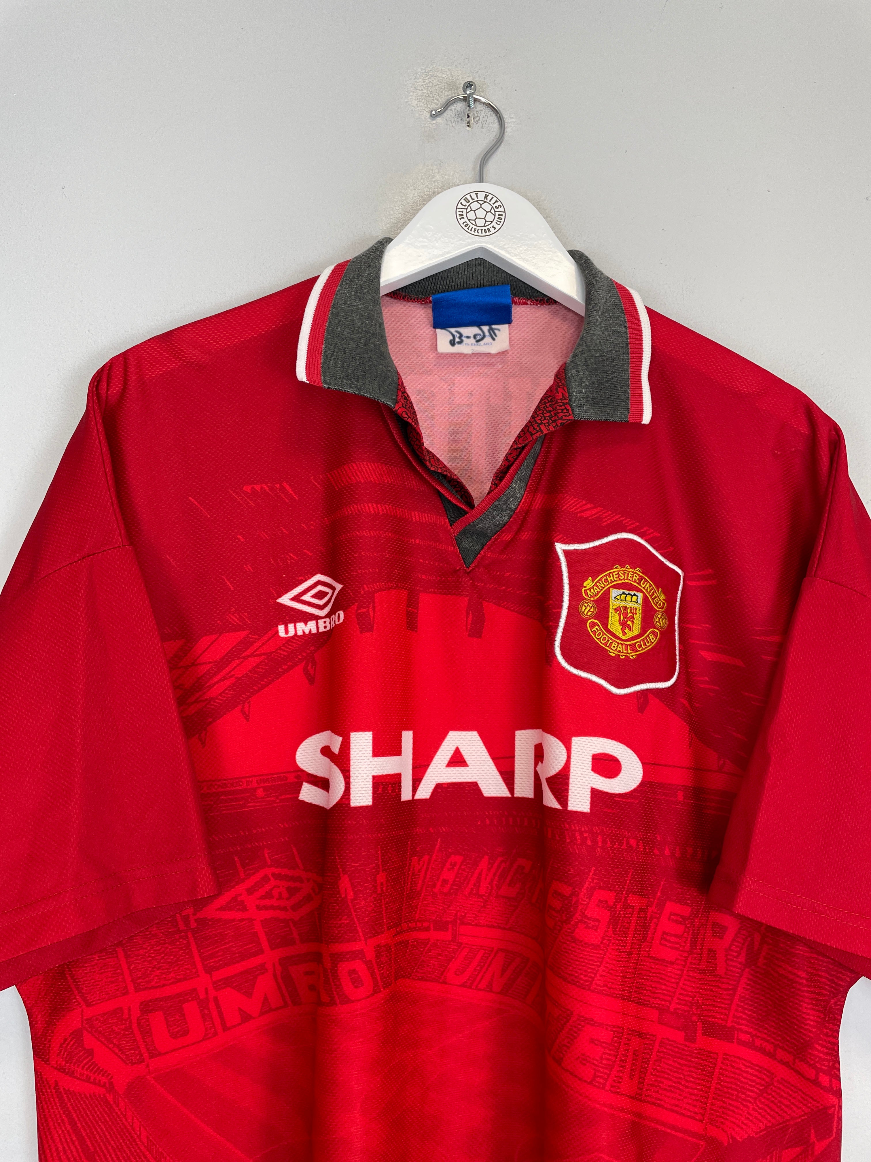 Shop 1994/96 MANCHESTER UNITED CANTONA #7 HOME SHIRT (XL) UMBRO, classic football shirts, vintage football shirts & retro soccer jerseys at Cult Kits
