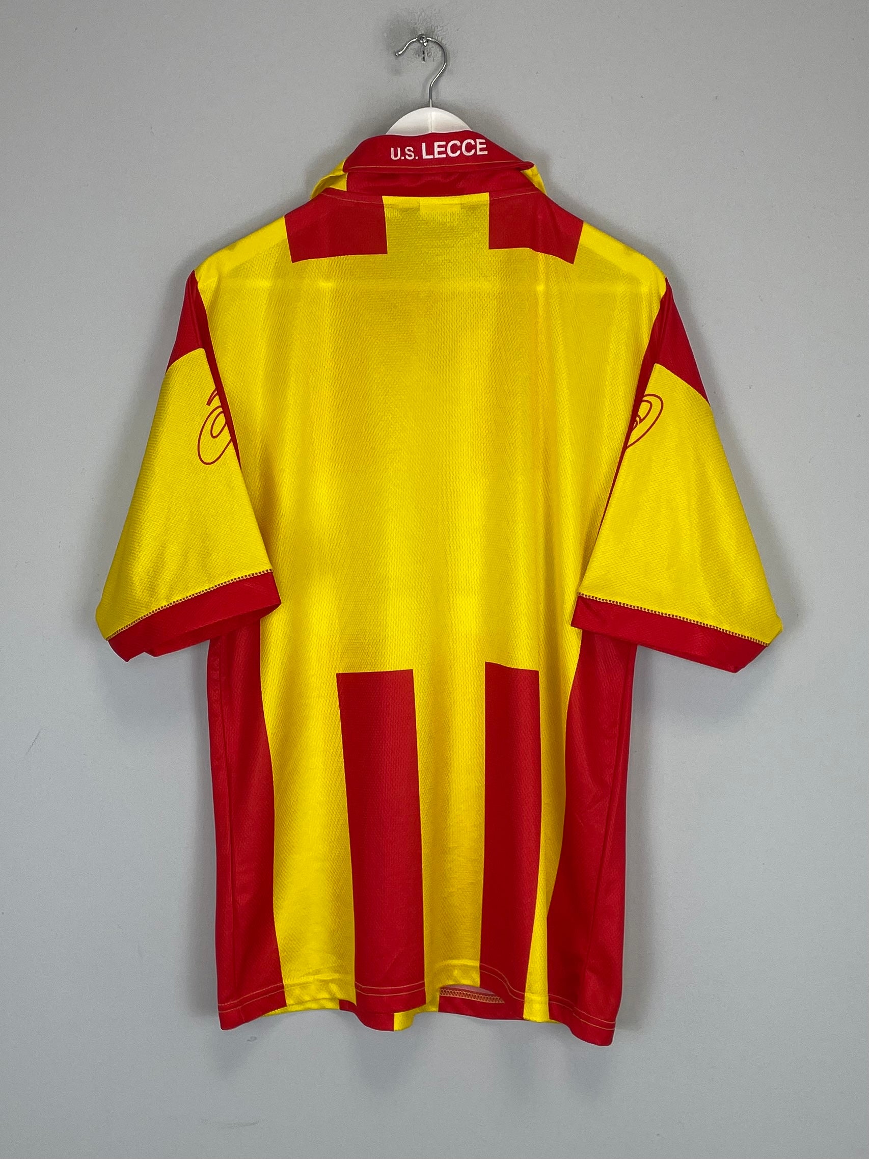 Shop 1999/00 LECCE HOME SHIRT (L) ASICS, classic football shirts, vintage football shirts & retro soccer jerseys at Cult Kits