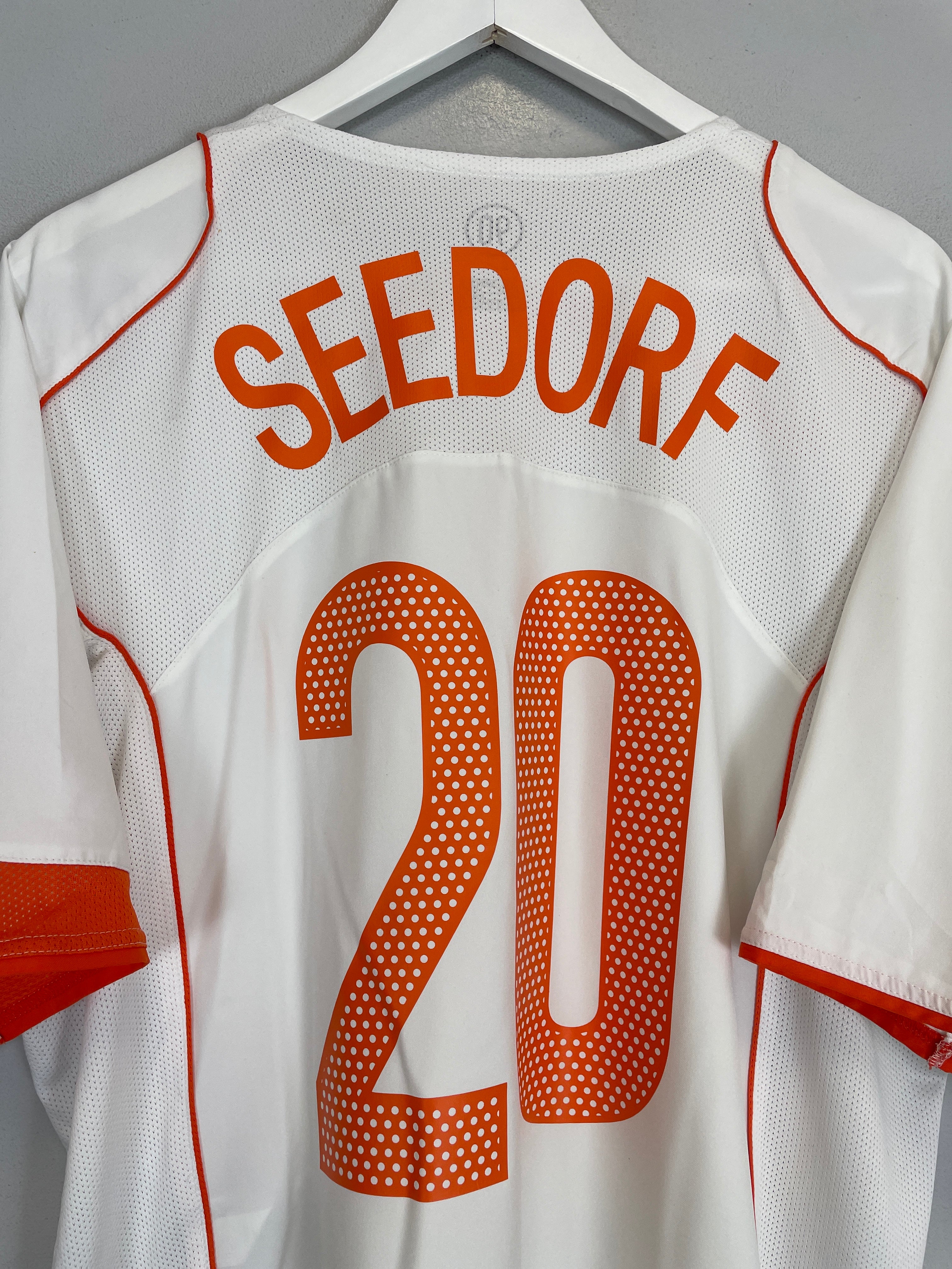 Shop 2004/06 NETHERLANDS SEEDORF #10 AWAY SHIRT (XL) NIKE, classic football shirts, vintage football shirts & retro soccer jerseys at Cult Kits