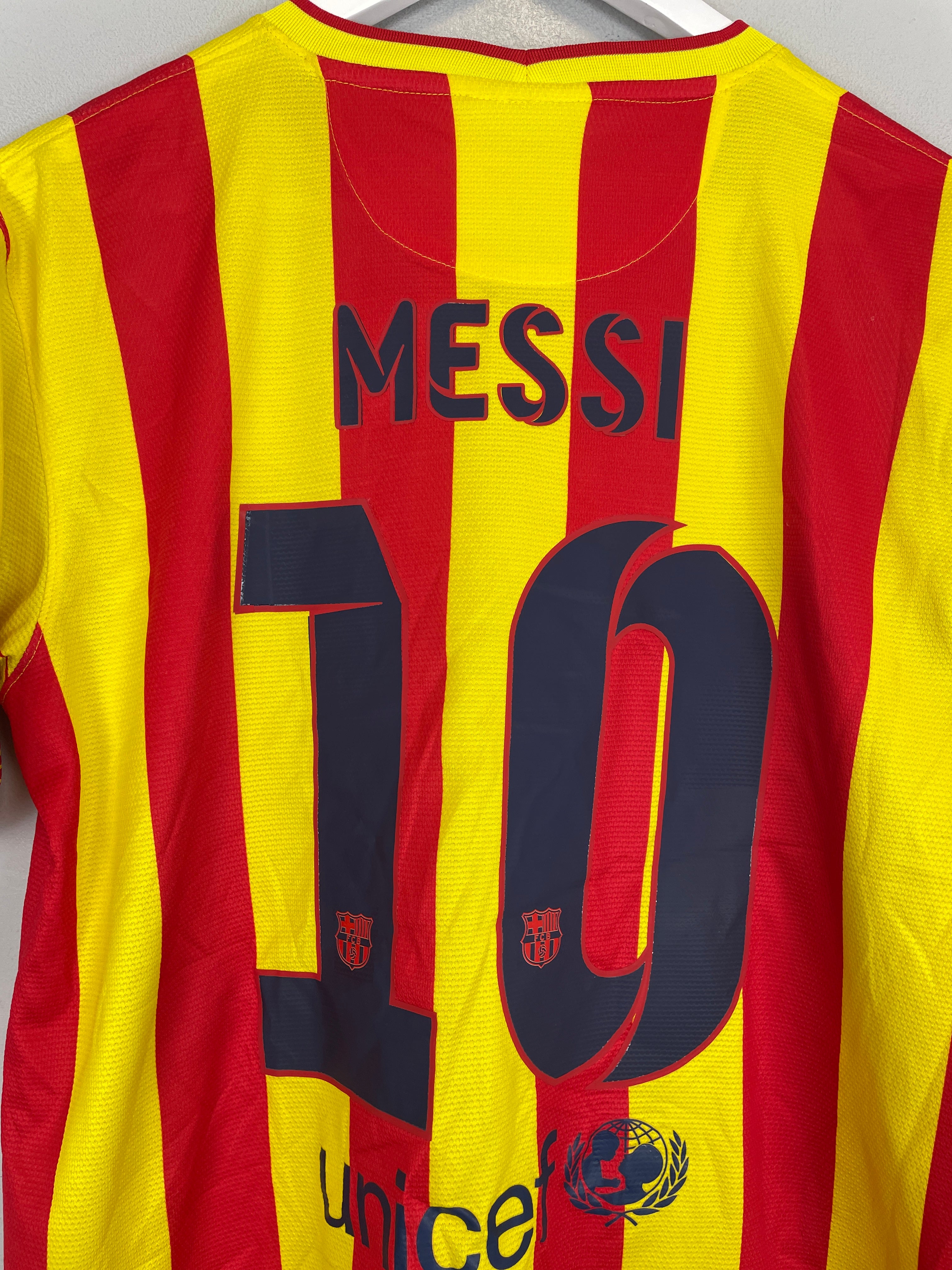 Shop 2013/14 BARCELONA MESSI #10 AWAY SHIRT (M) NIKE, classic football shirts, vintage football shirts & retro soccer jerseys at Cult Kits