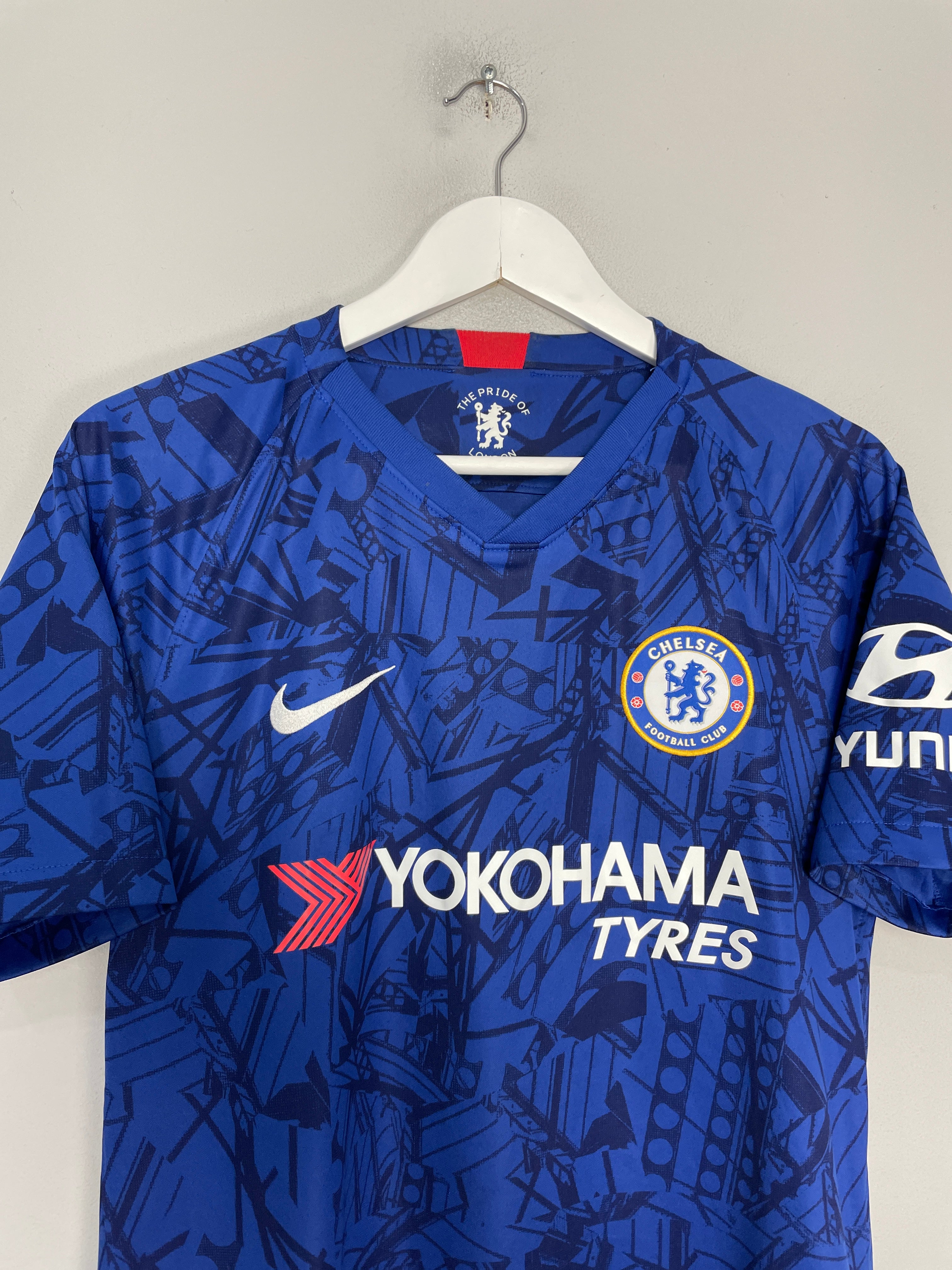 Shop 2019/20 CHELSEA KANTE #7 HOME SHIRT (M) NIKE, classic football shirts, vintage football shirts & retro soccer jerseys at Cult Kits