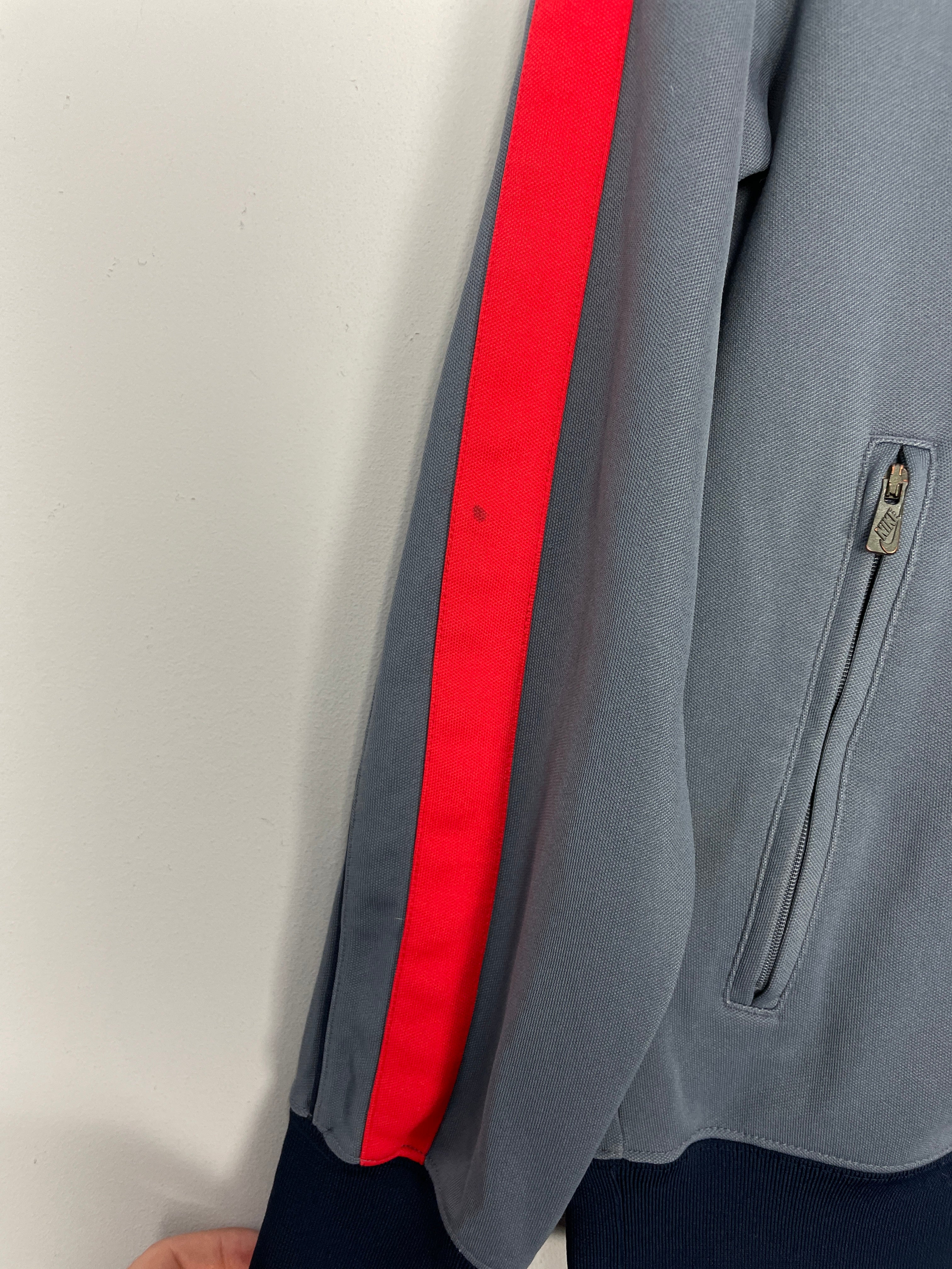 Shop 2014/15 USA TRACKSUIT TOP (S) NIKE, classic football shirts, vintage football shirts & retro soccer jerseys at Cult Kits