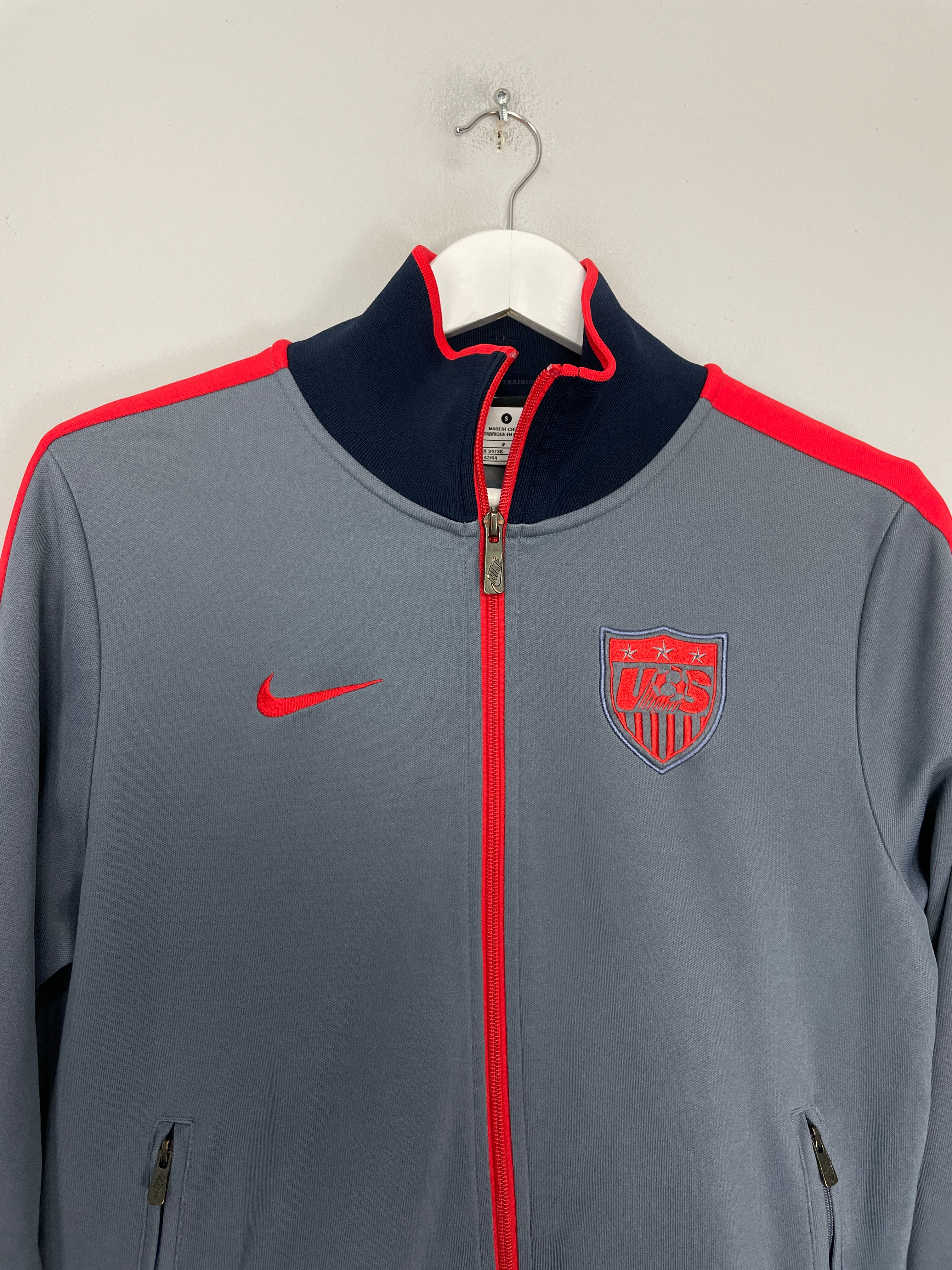 Shop 2014/15 USA TRACKSUIT TOP (S) NIKE, classic football shirts, vintage football shirts & retro soccer jerseys at Cult Kits