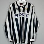 Shop 1995/97 JUVENTUS L/S HOME SHIRT (XL) KAPPA, classic football shirts, vintage football shirts & retro soccer jerseys at Cult Kits